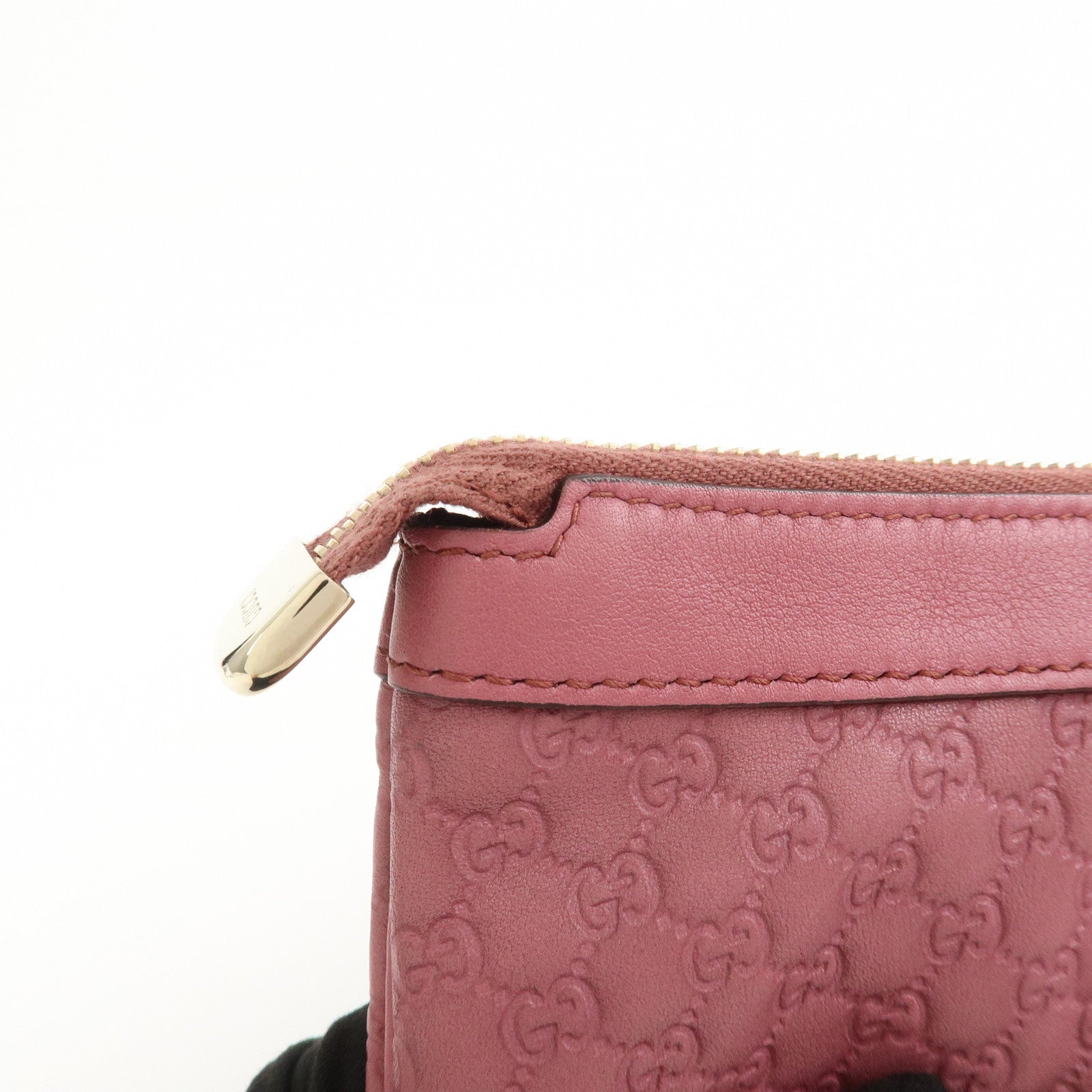 GUCCI Interlocking G Micro Guccissima Leather Pouch Pink 212203