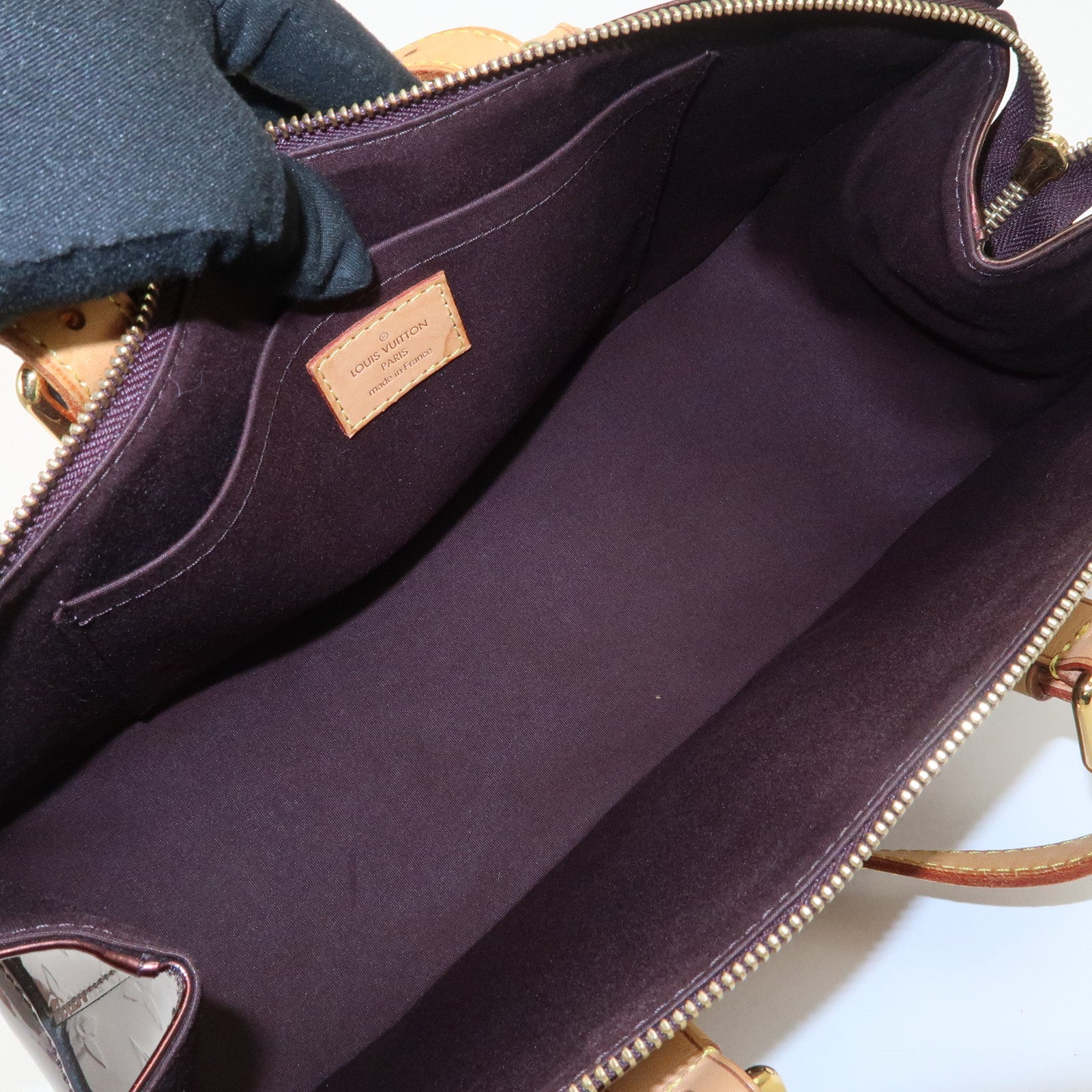 Louis Vuitton Monogram Vernis Rosewood Avenue Hand Bag M93510