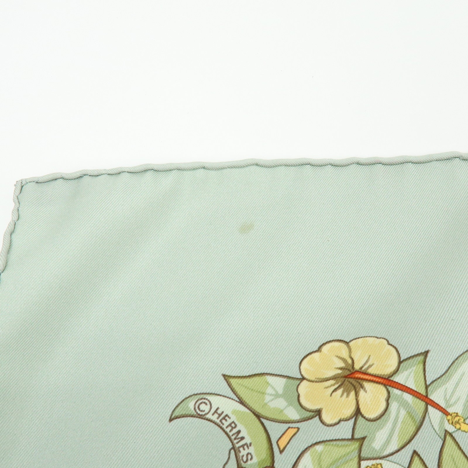 HERMES Carre 90 Silk 100% Scarf JUNGLE LOVE Light Green Ivory