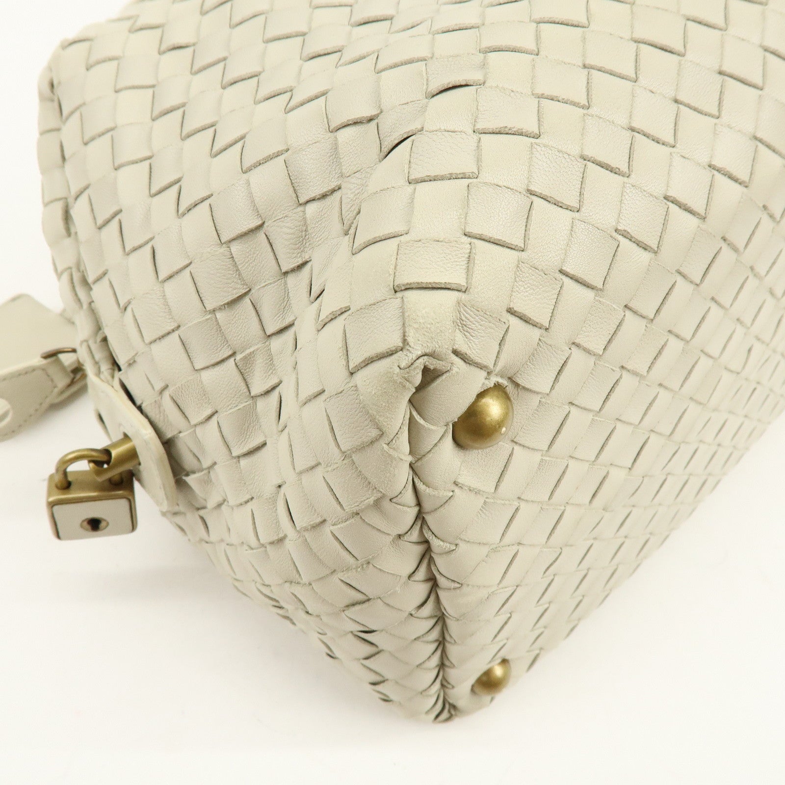 BOTTEGA VENETA Montaigne Intrecciato Leather Boston Bag 173398