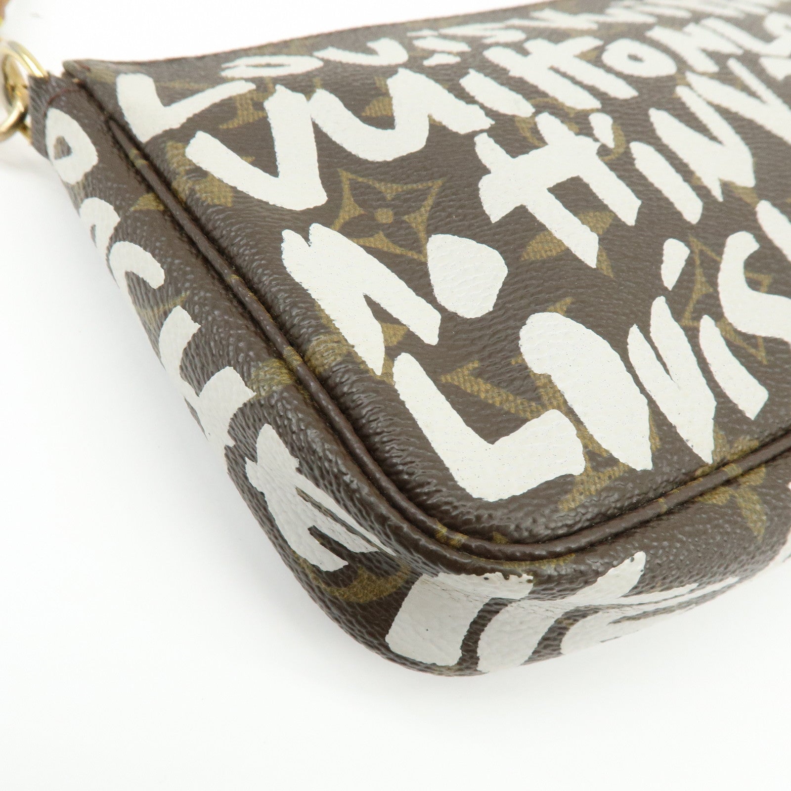 Louis Vuitton Monogram Graffiti Pochette Accessoires Pouch M92192