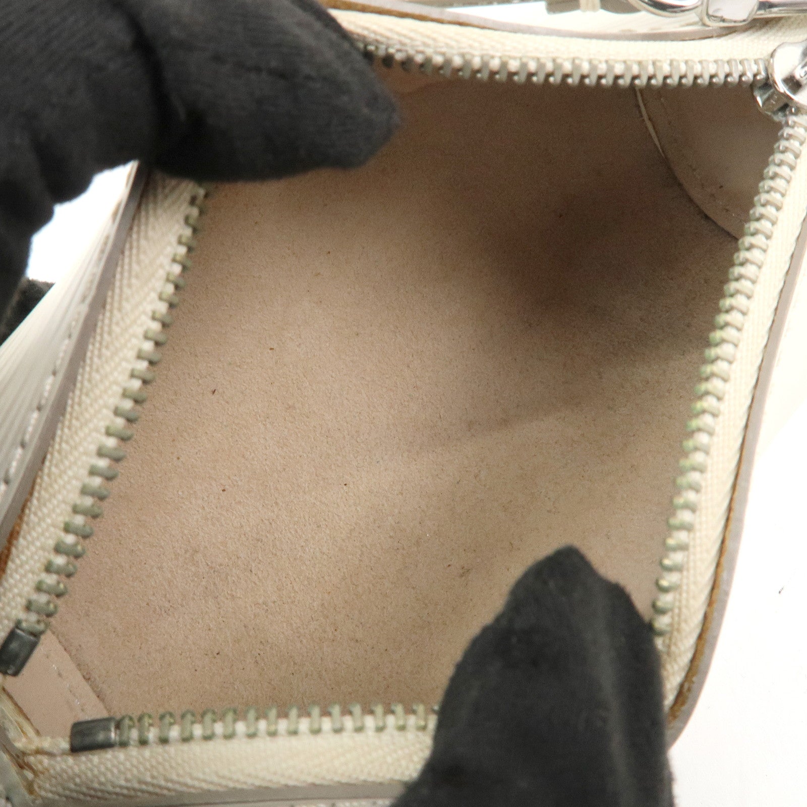 Louis Vuitton Epi Leather Mini Pouch For Soufflot Bag Yvoire White