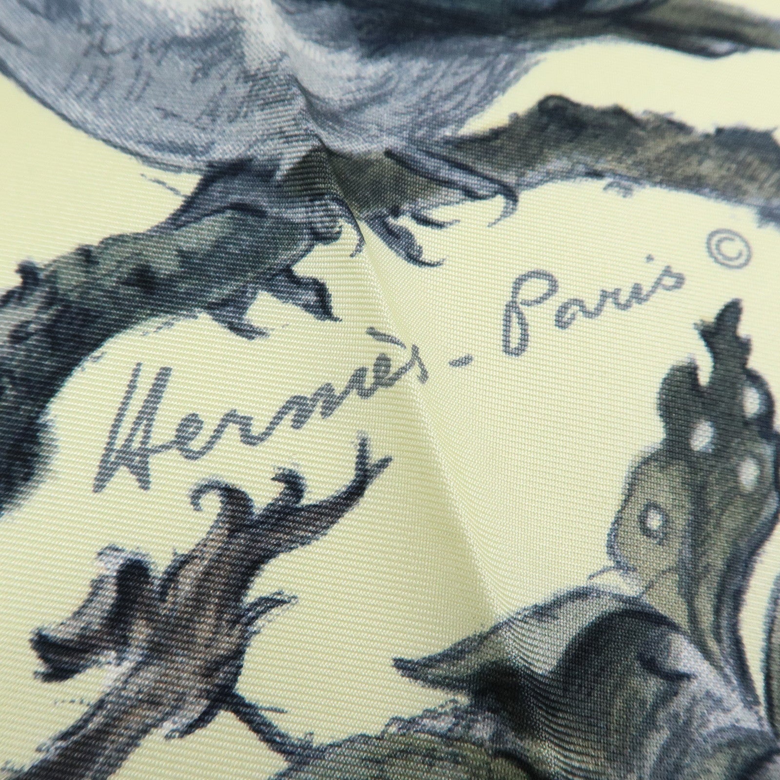 HERMES Carre 90 Silk 100% Scarf Les Pies Ivory Grey