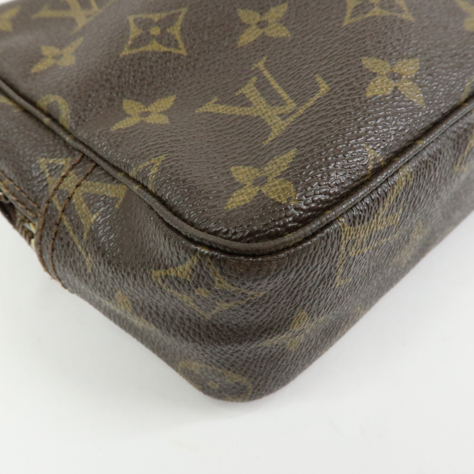 Louis Vuitton Monogram Trousse Toilette 23 Cosmetic Pouch M47524