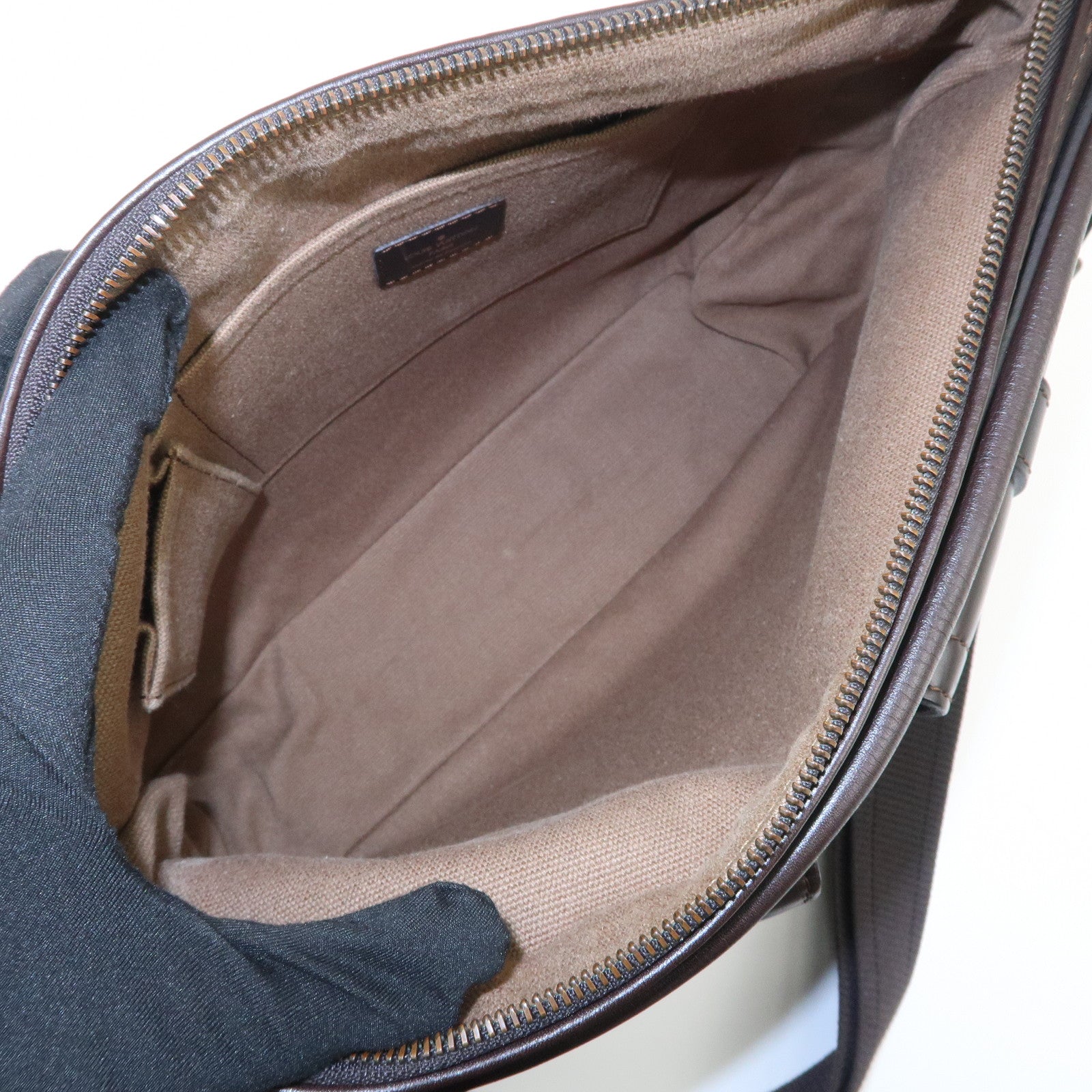 Louis Vuitton Utah Wichita Calf Leather Messenger Bag Cafe M92990
