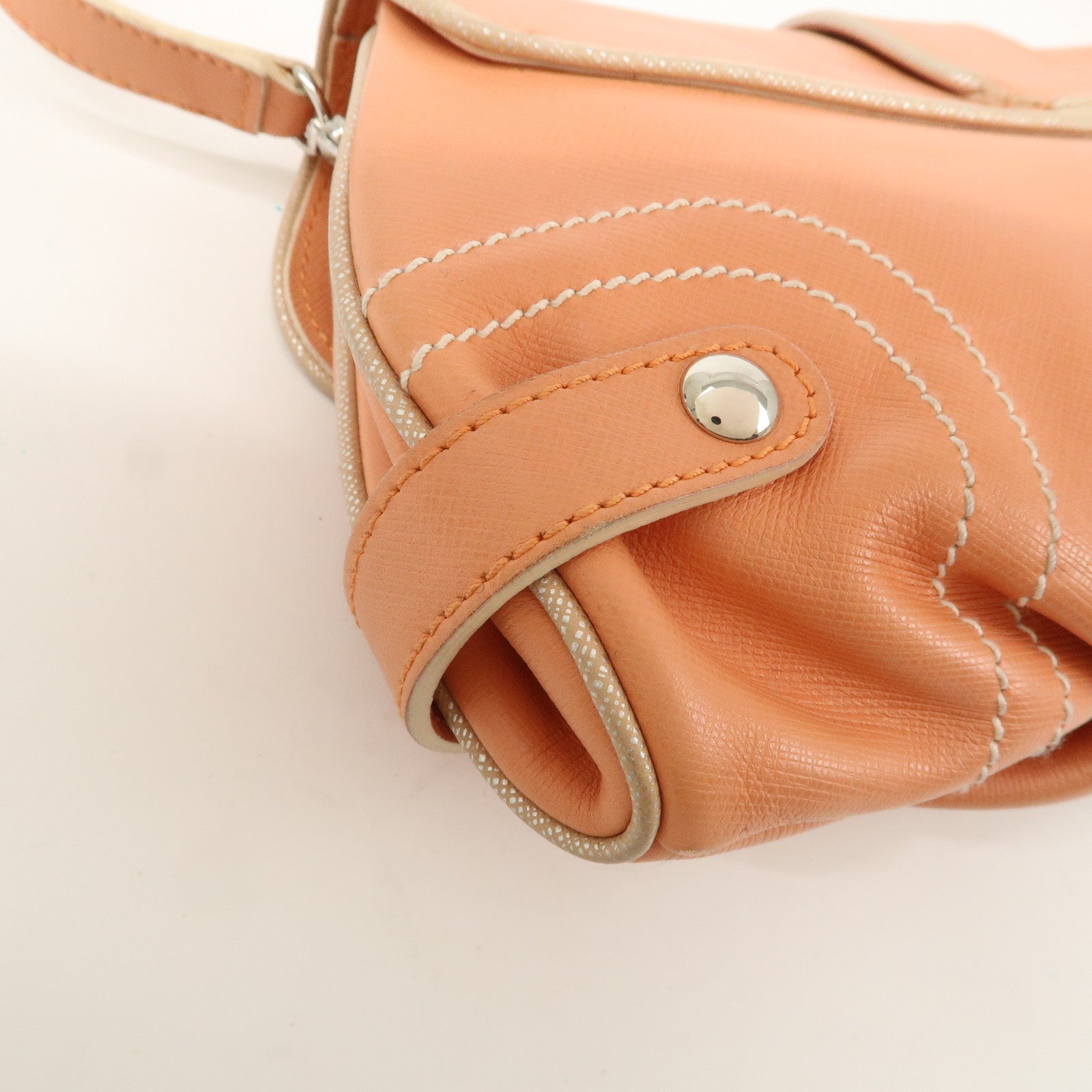 Salvatore Ferragamo Gancini Leather Shoulder Bag EE-21 6304 Used