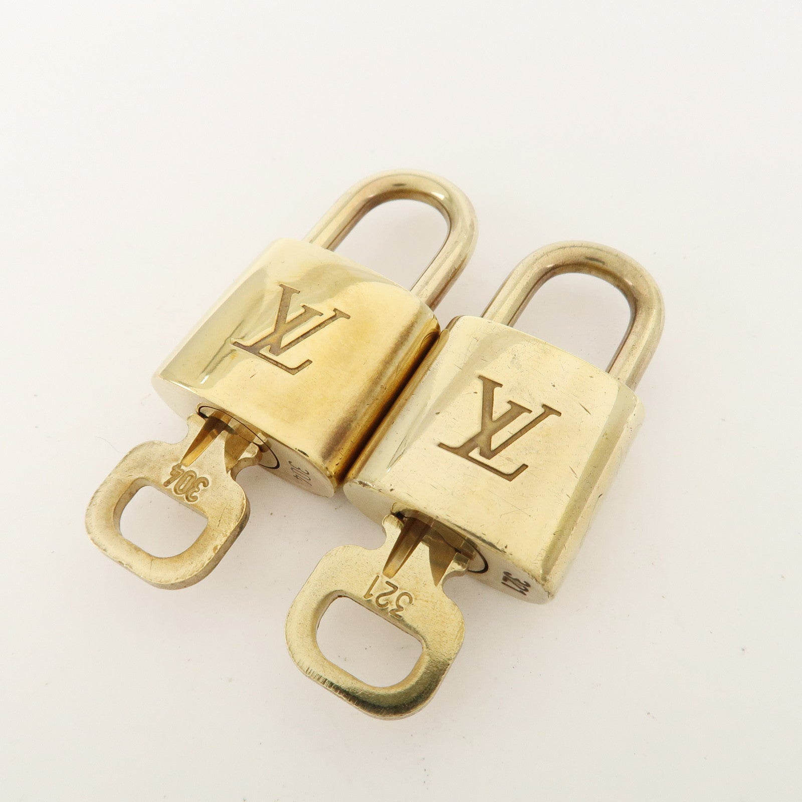 Louis Vuitton Set of 10 Lock & Key Cadena Key Lock Metal Gold Used