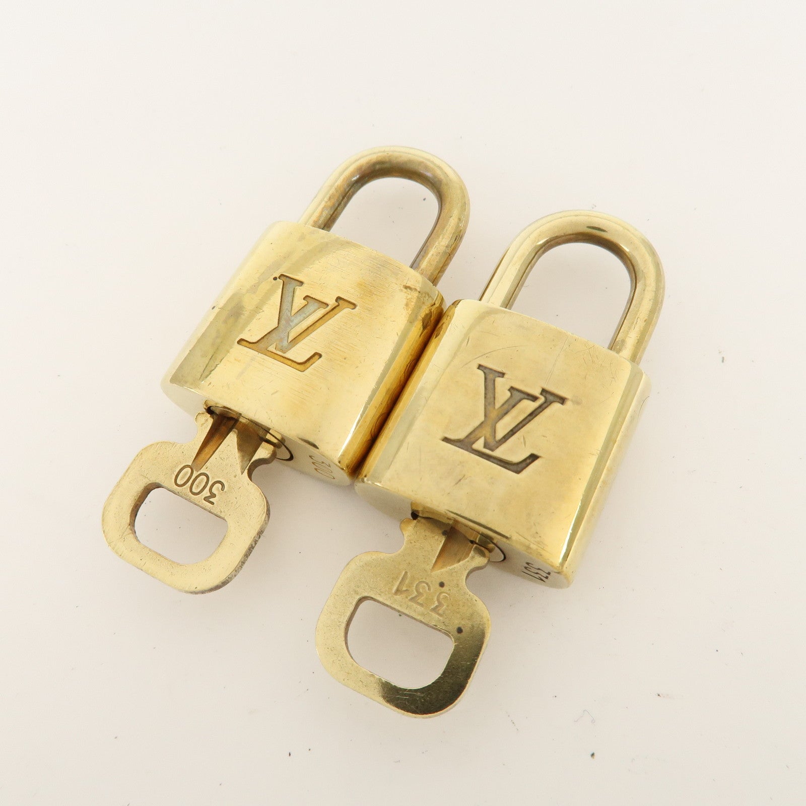 Louis Vuitton Set of 10 Lock & Key Cadena Key Lock Metal Gold Used