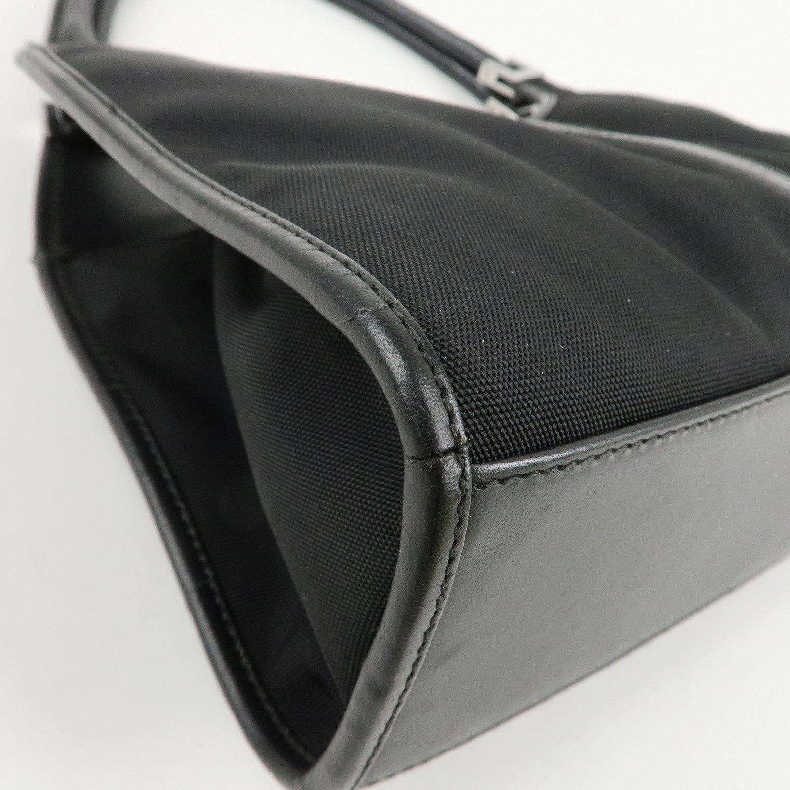 GUCCI Jackie GG Canvas Leather Shoulder Bag Black 002.1068 Used