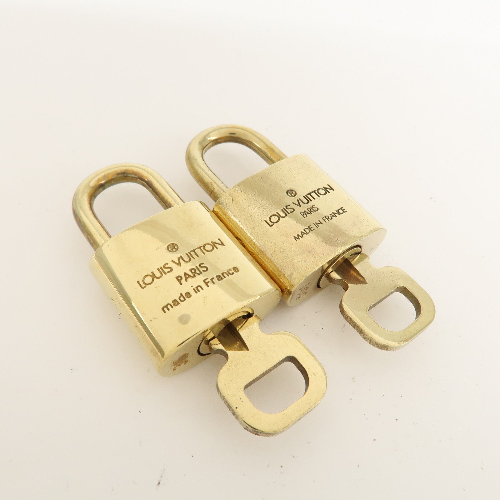 Louis Vuitton Set of 10 Lock & Key Cadena Key Lock Metal Gold Used