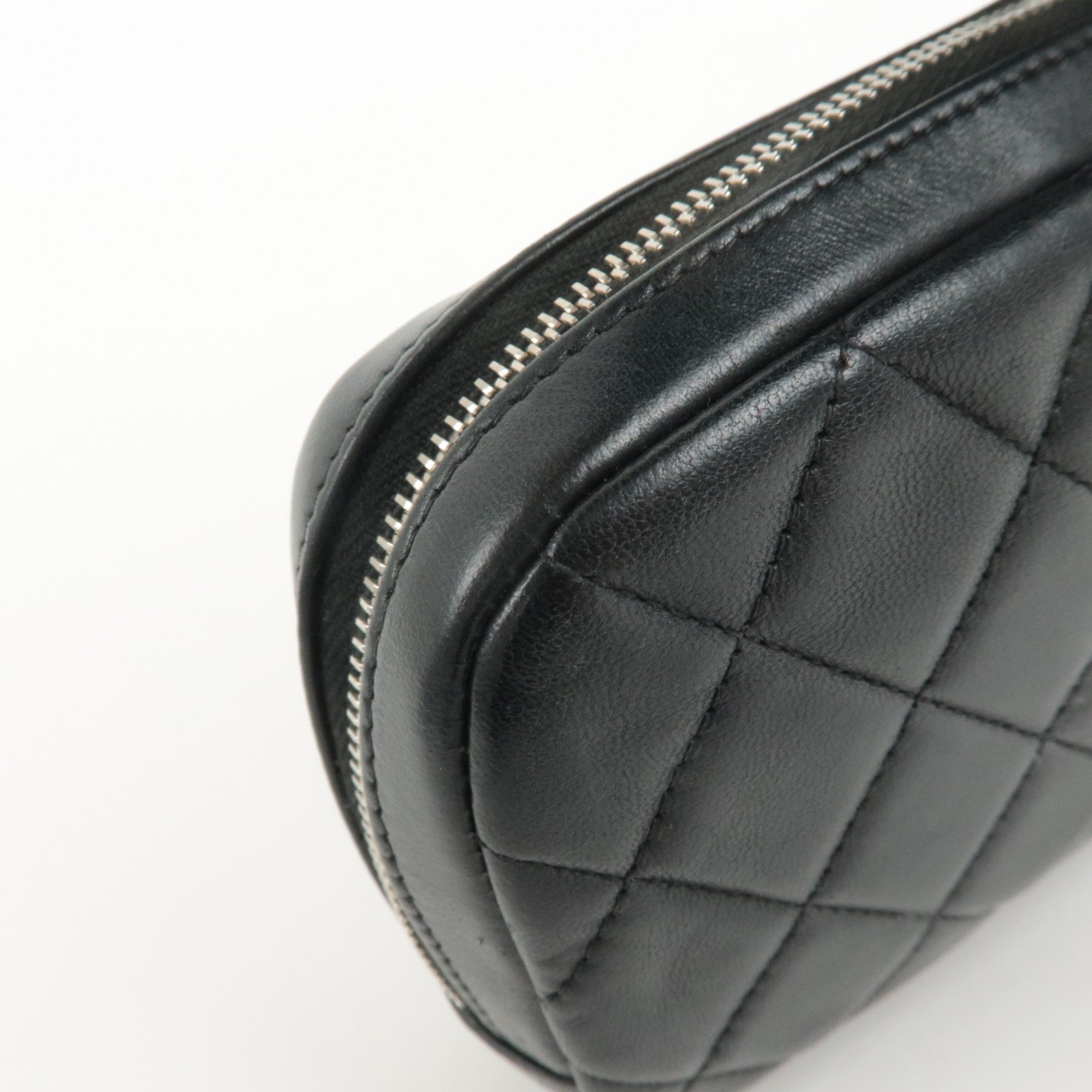 CHANEL Matelasse Lamb Skin Cosmetic Pouch Clutch Black A80909 Used