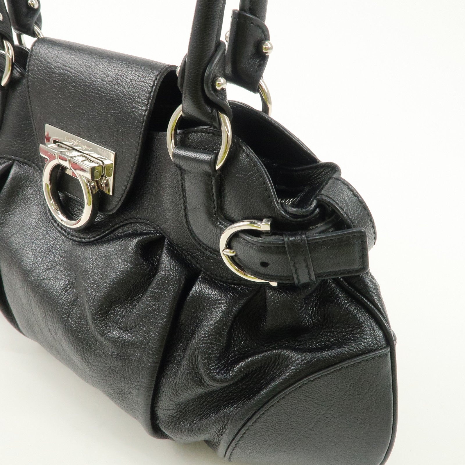 Salvatore Ferragamo Gancini Leather Shoulder Bag AU-21/6317 Used