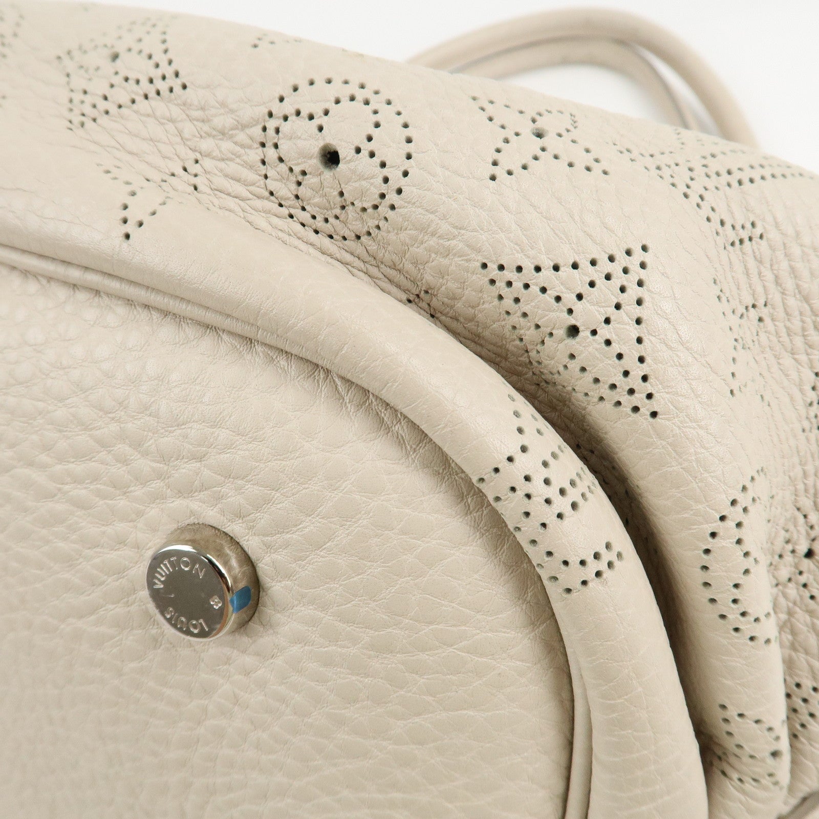 Louis Vuitton Monogram Mahina XL Shoulder Bag Blanc M93059 Used