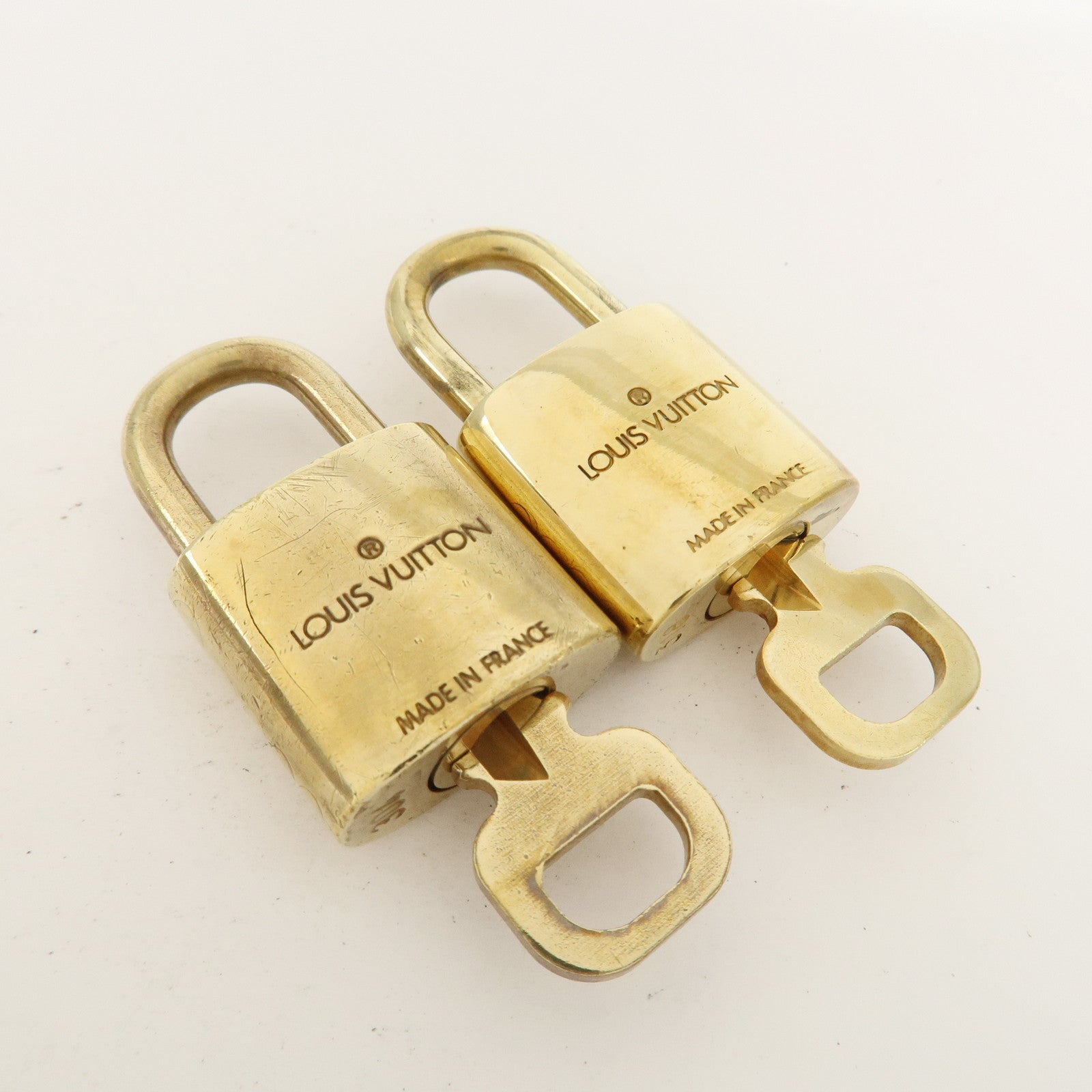 Louis Vuitton Set of 10 Lock & Key Cadena Key Lock Metal Gold Used