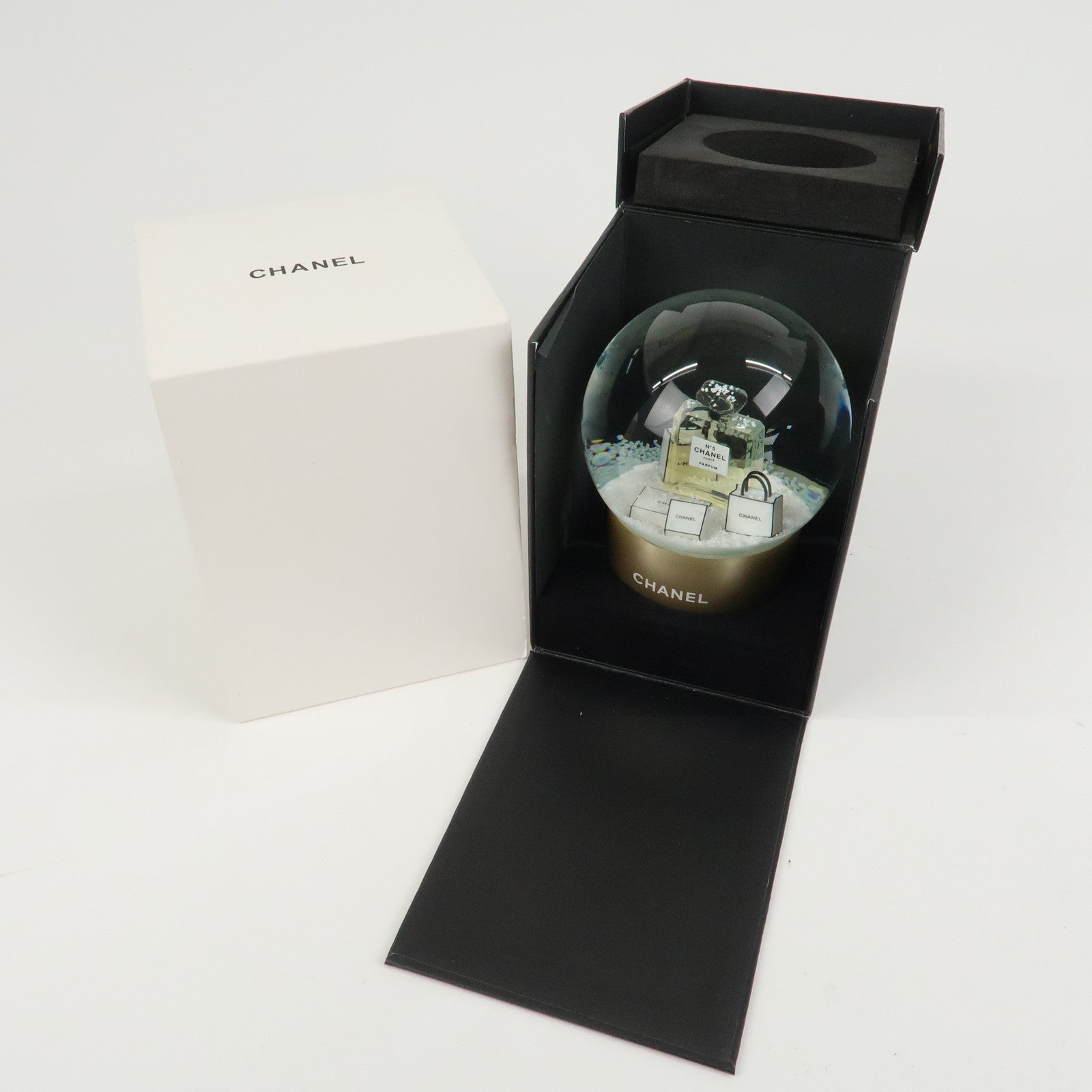 CHANEL No.5 Glass Snow Globe Snow Dome 2015 Novelty White Gold Used