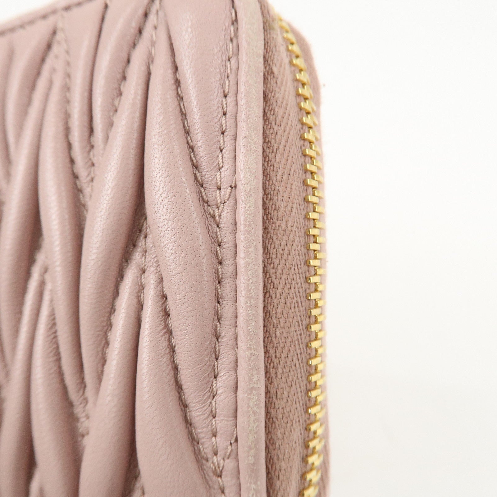 MIU MIU Matelasse Leather Round Zipper Long Wallet Pink Beige Used