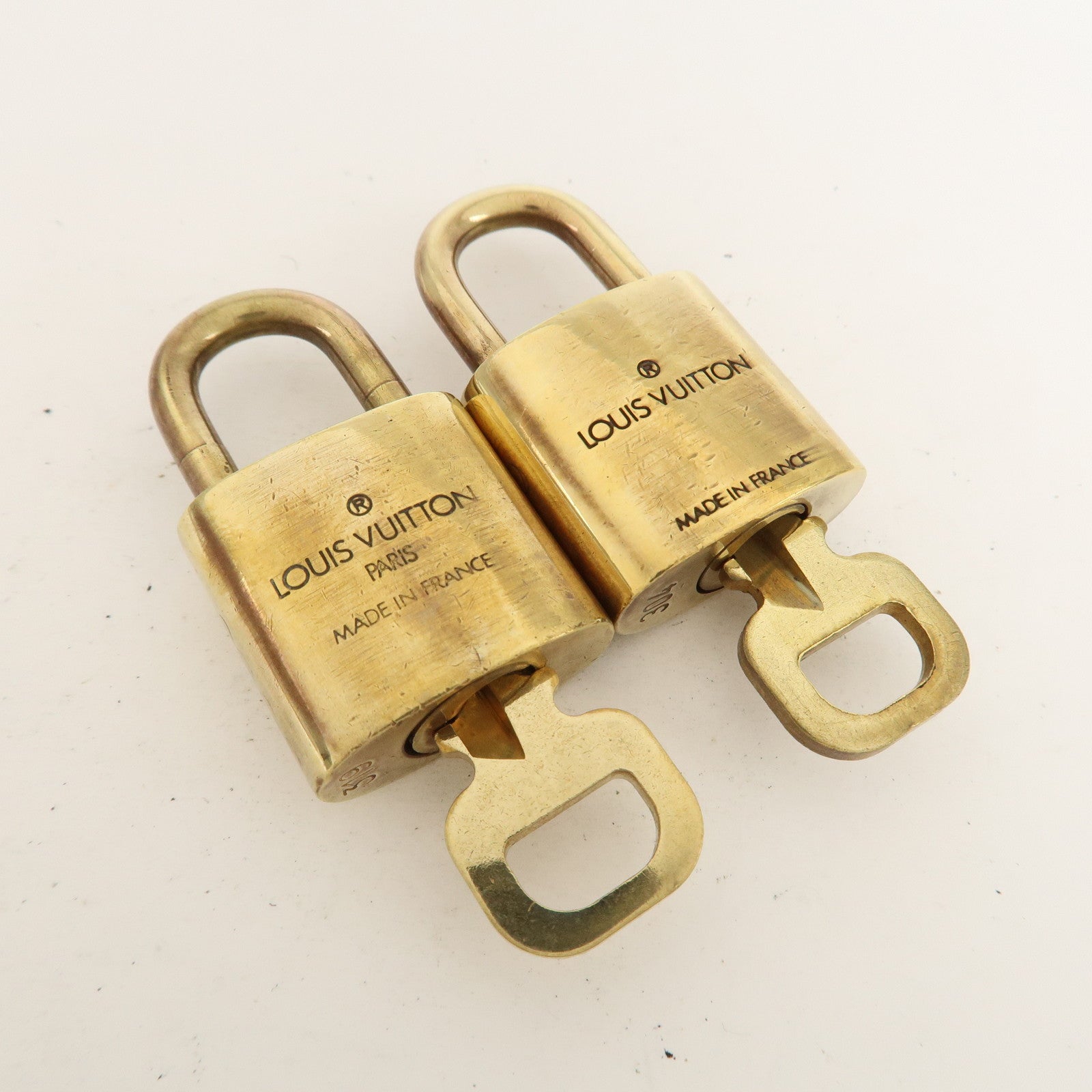 Louis Vuitton Set of 10 Lock & Key Cadena Key Lock Metal Gold Used