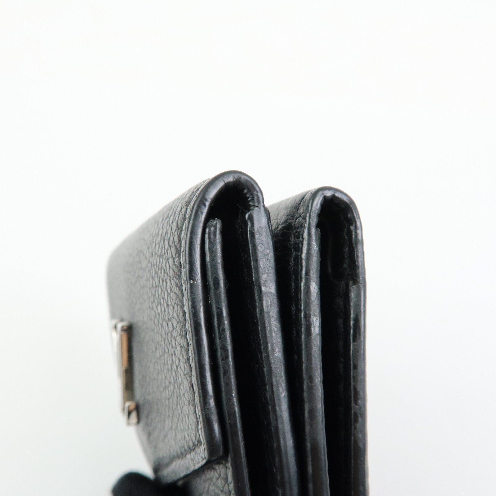 Louis Vuitton Lockme Portefeuille Lock Mini Compact Wallet M63921