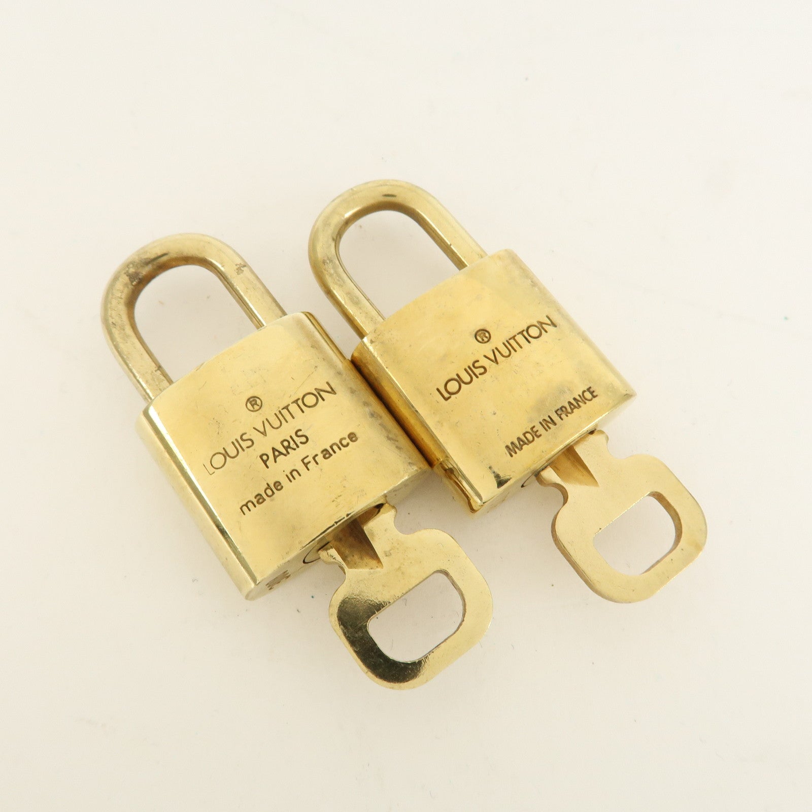 Louis Vuitton Set of 10 Lock & Key Cadena Key Lock Metal Gold Used