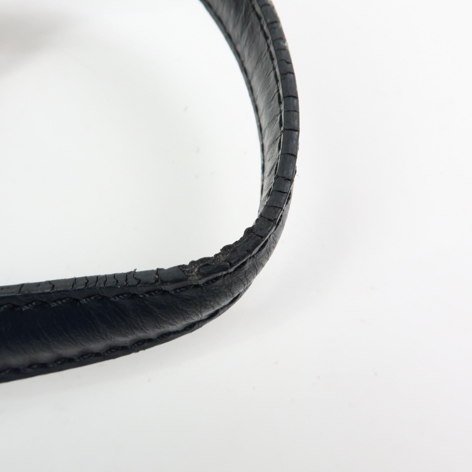 Louis Vuitton Epi Danube Shoulder Bag Crossbody Bag Noir M45632