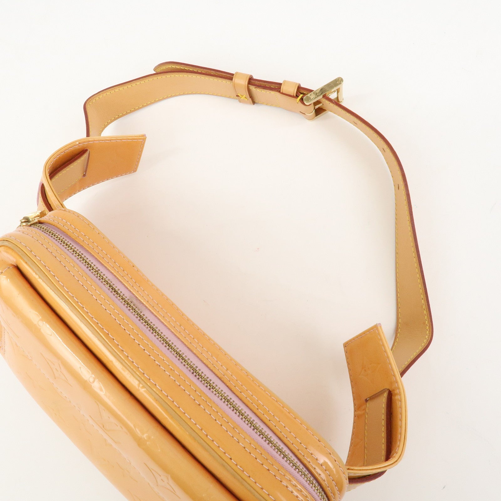 Louis Vuitton Monogram Vernis Leather Fulton Body Bag Gris M91041