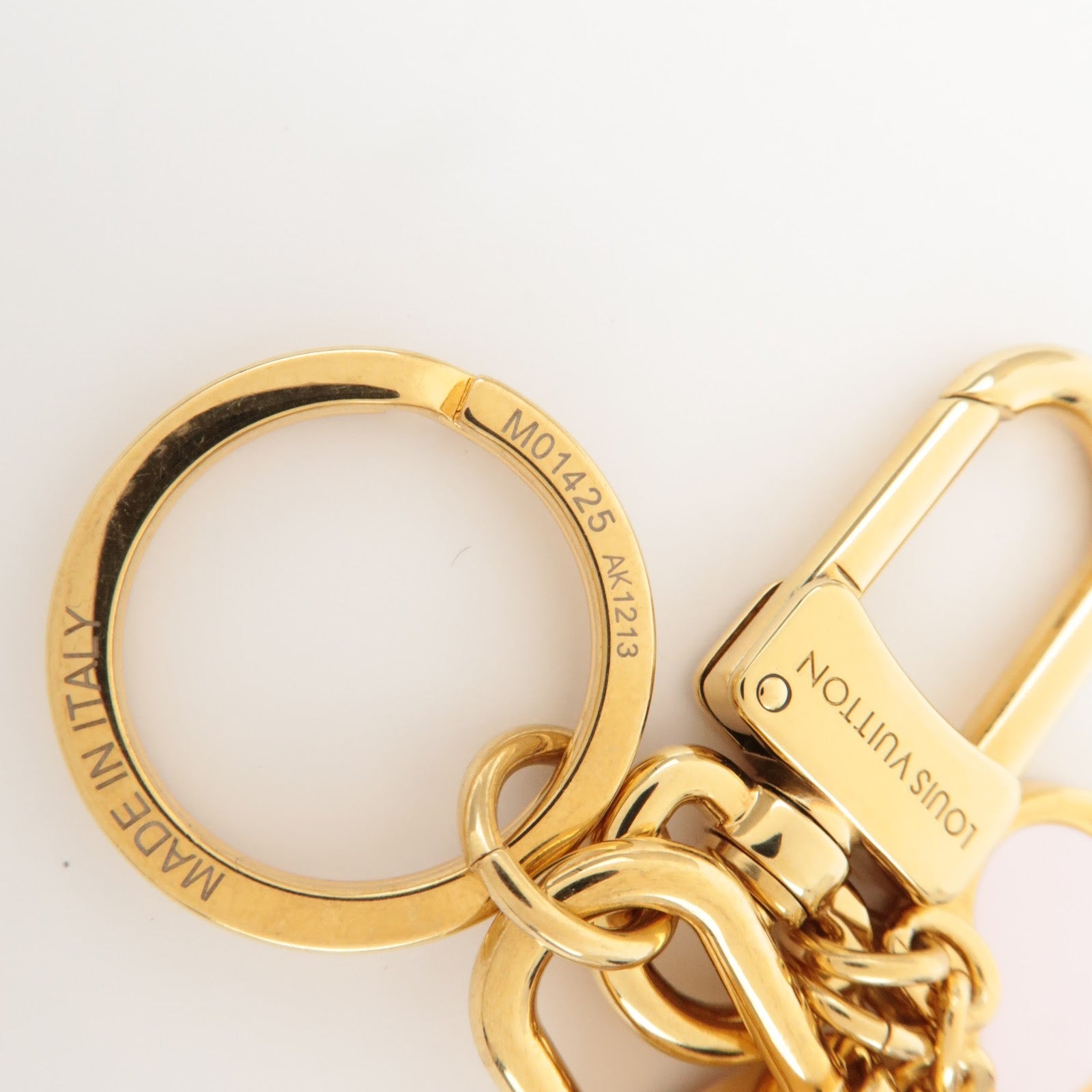 Louis Vuitton Cadenas LV Heart Metal Key Charm Gold M01425