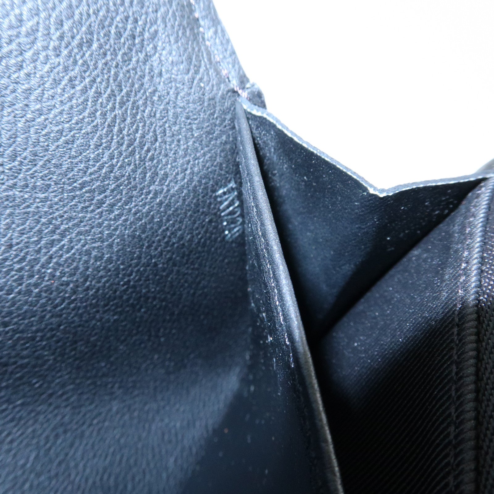 Louis Vuitton Portefeuille My Lockme Leather Wallet Noir M62530