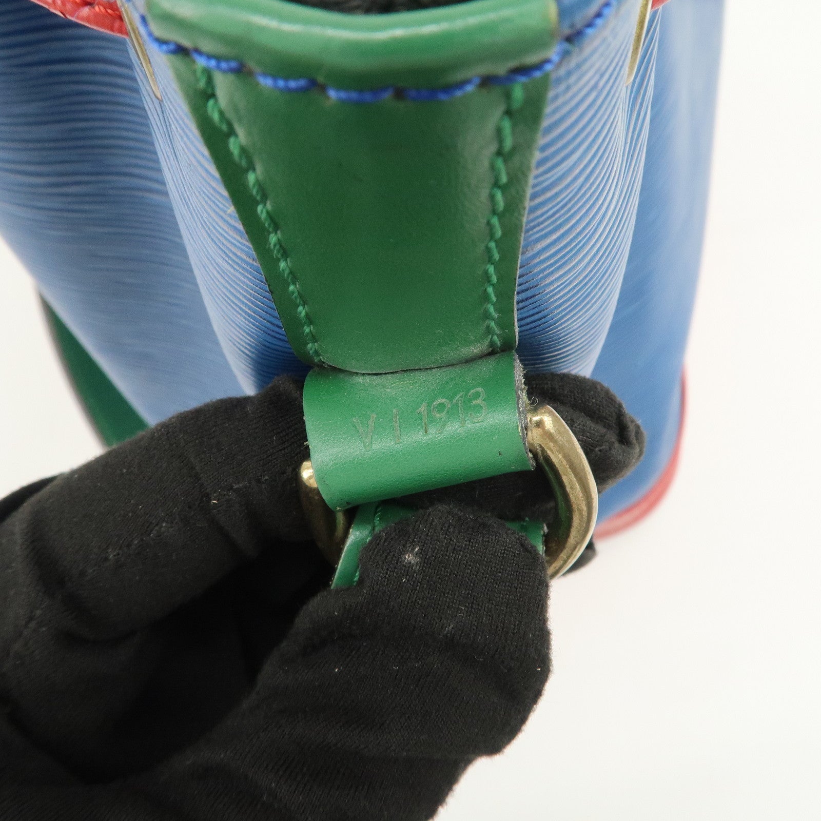 Louis Vuitton Epi Noe Tricolor Shoulder Bag Blue Green Red M44082