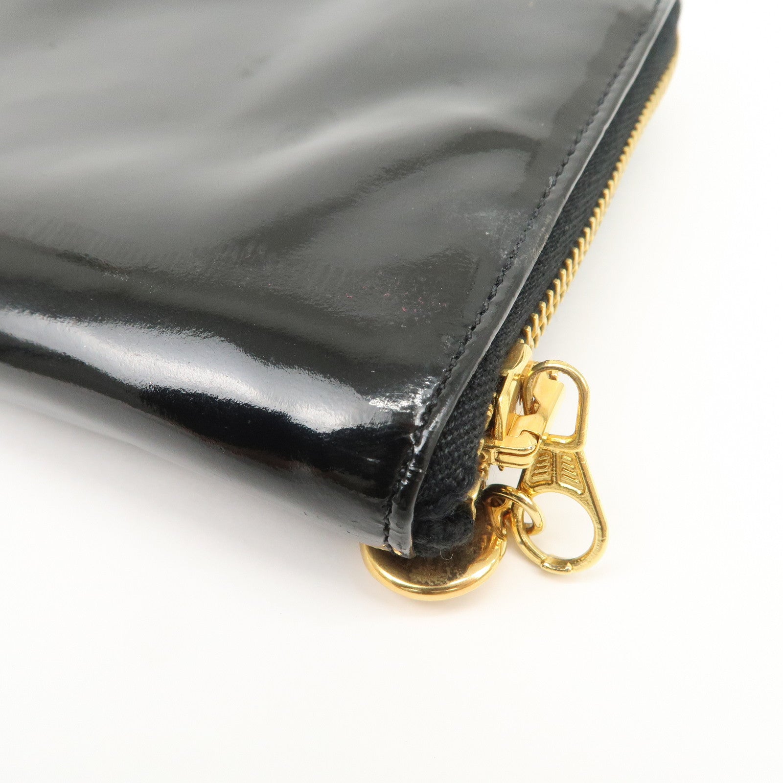 CHANEL Patent Leather Round Zippy Long Wallet Black Used