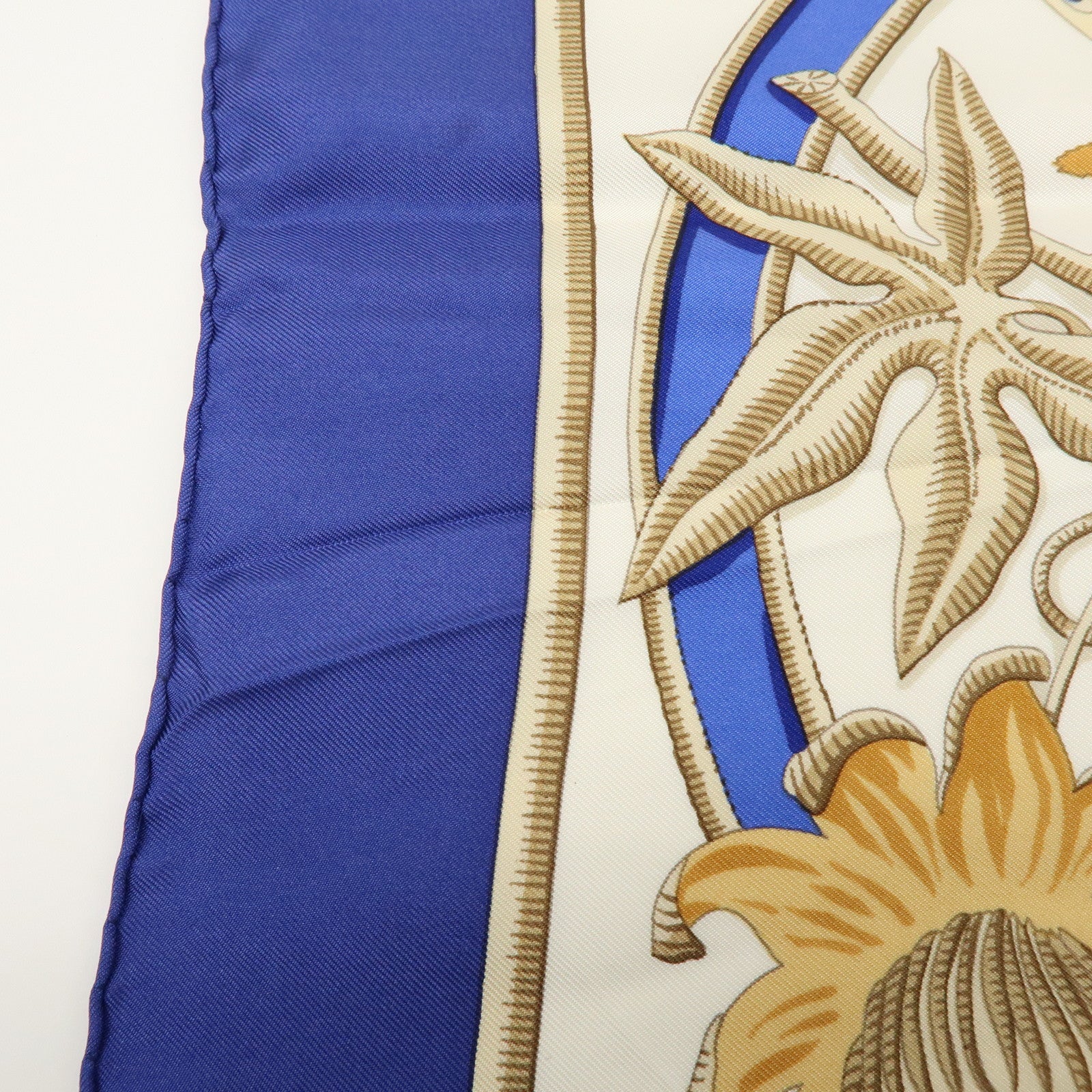 HERMES Carre Silk 100% Scarf Caraibes Oiseaux Ivory Blue