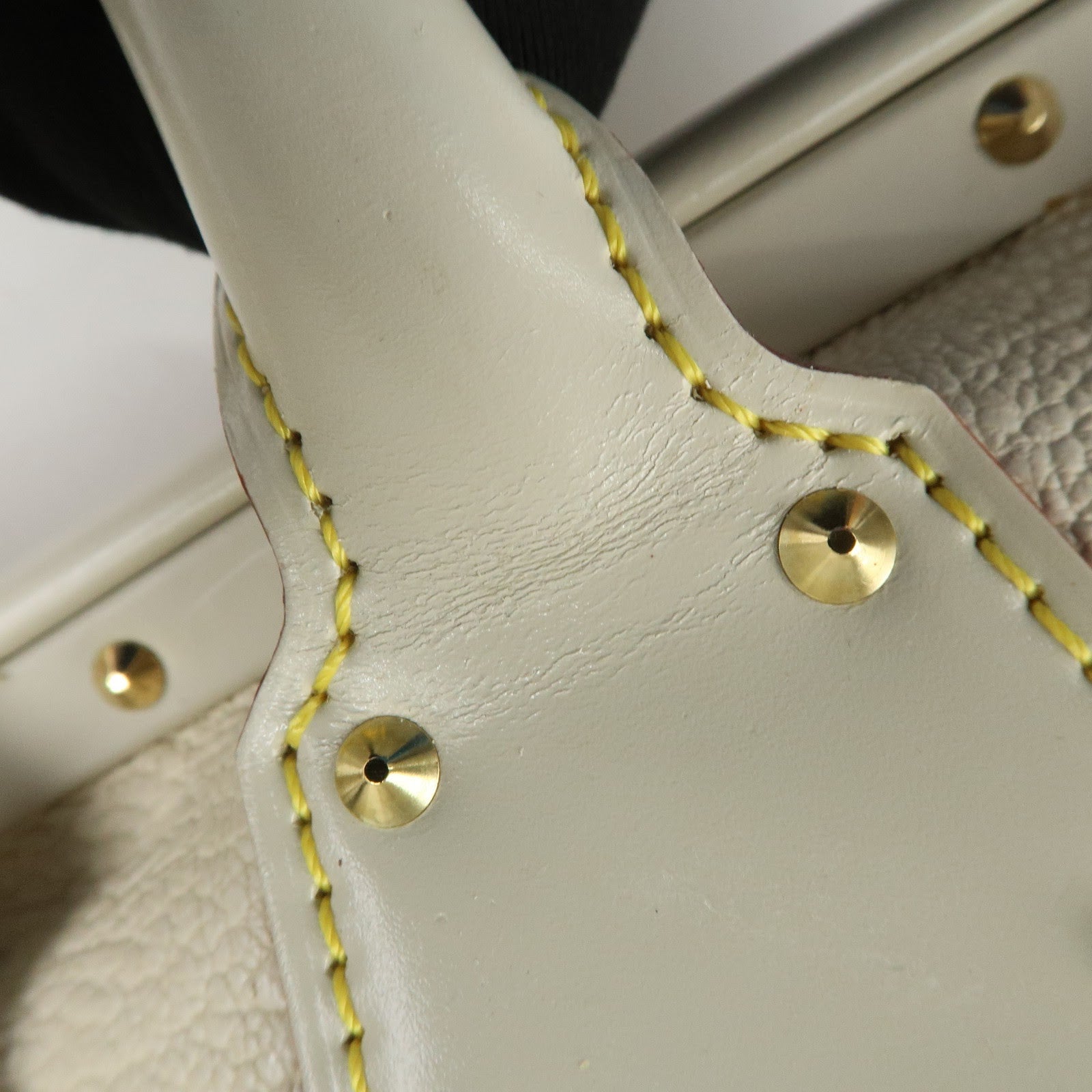 Louis Vuitton Suhari Leather PM Blanc Ivory Gold Hardware M91811 Used