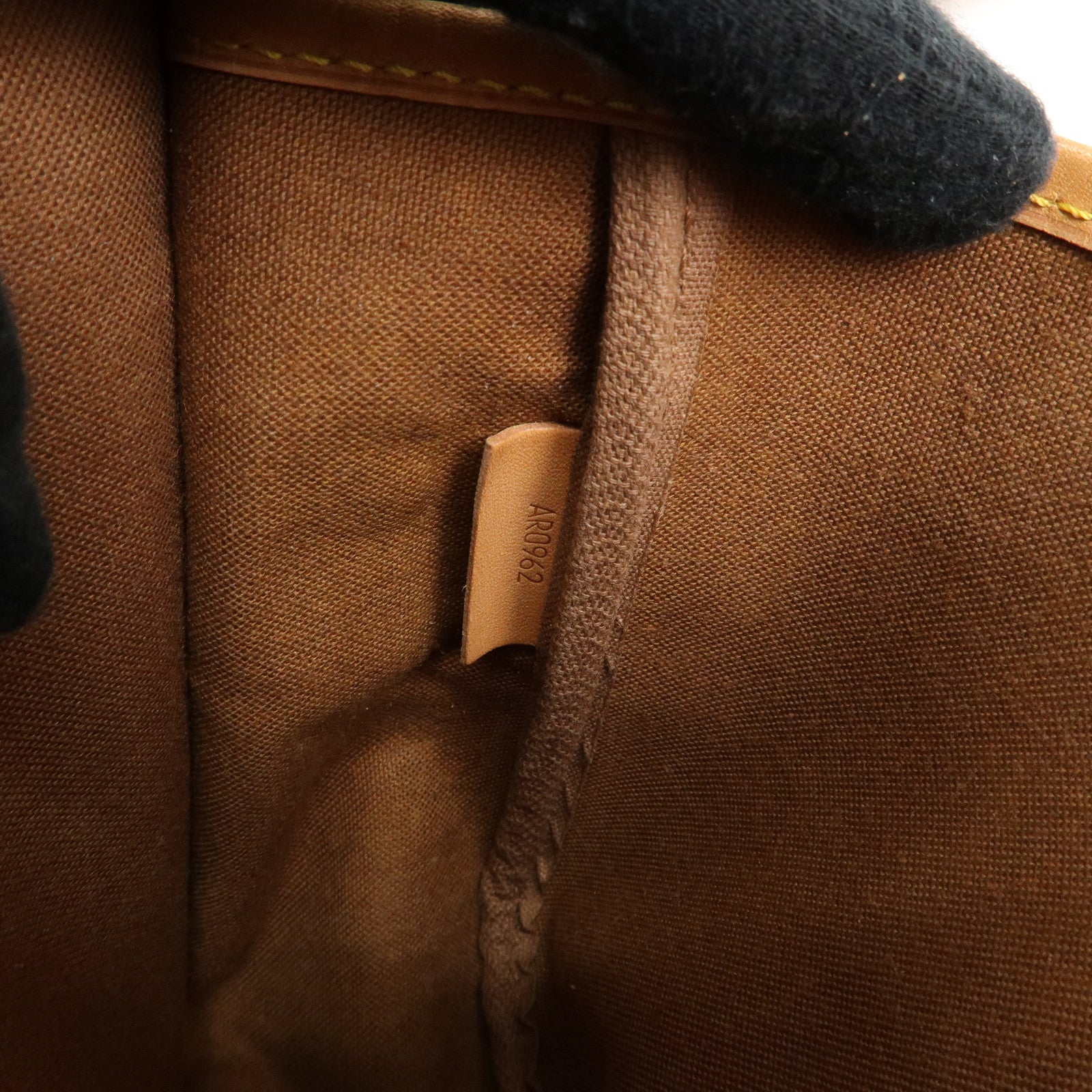 Louis Vuitton Monogram Gibeciere MM Shoulder Bag M42247