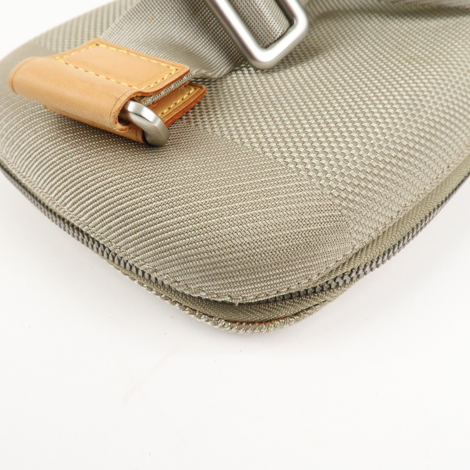 Louis Vuitton Damier Geant Mage Body Bag Silver HDW Terre M93500 Used