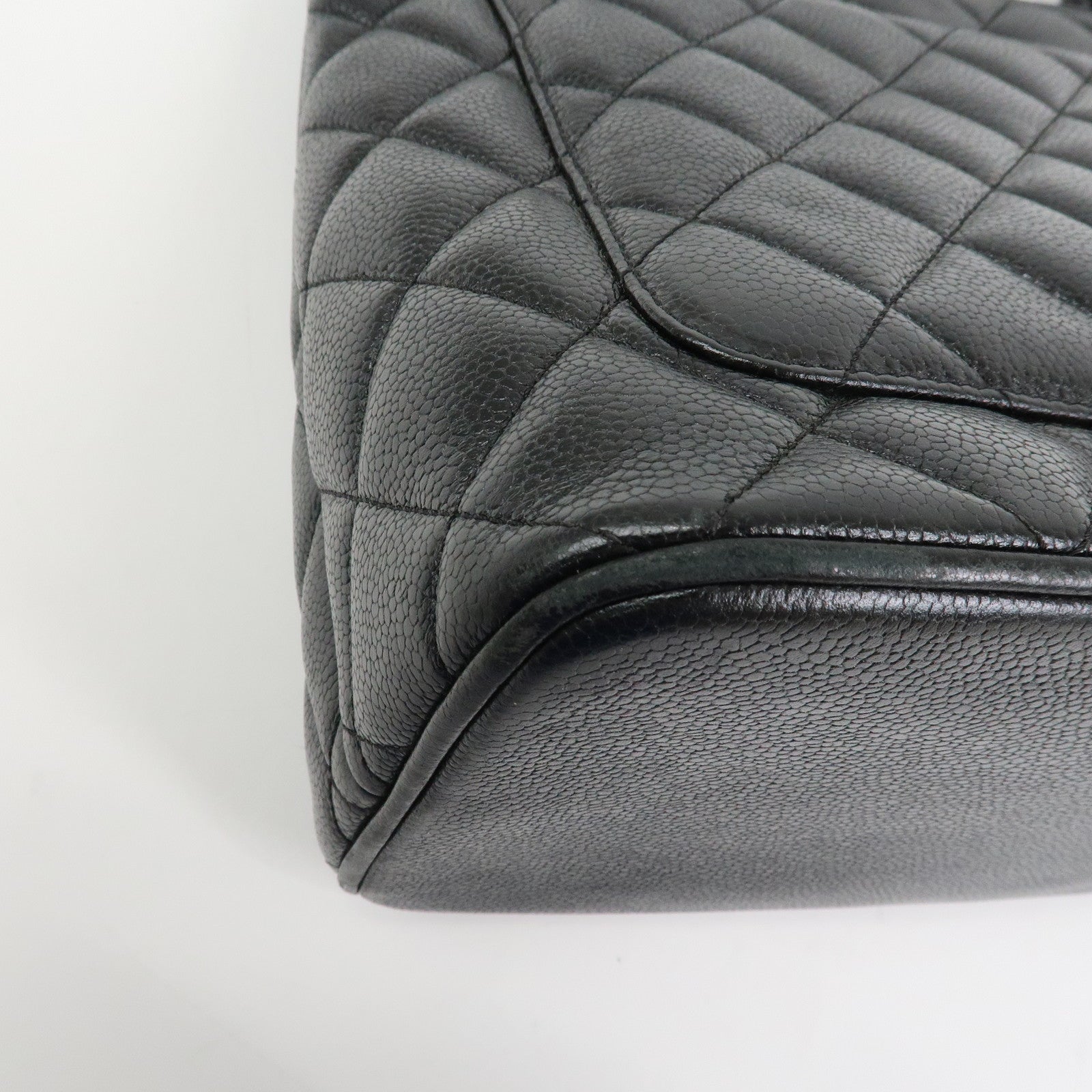 CHANEL Matelasse Caviarskin Medallion Tote Bag Hand Bag A01804