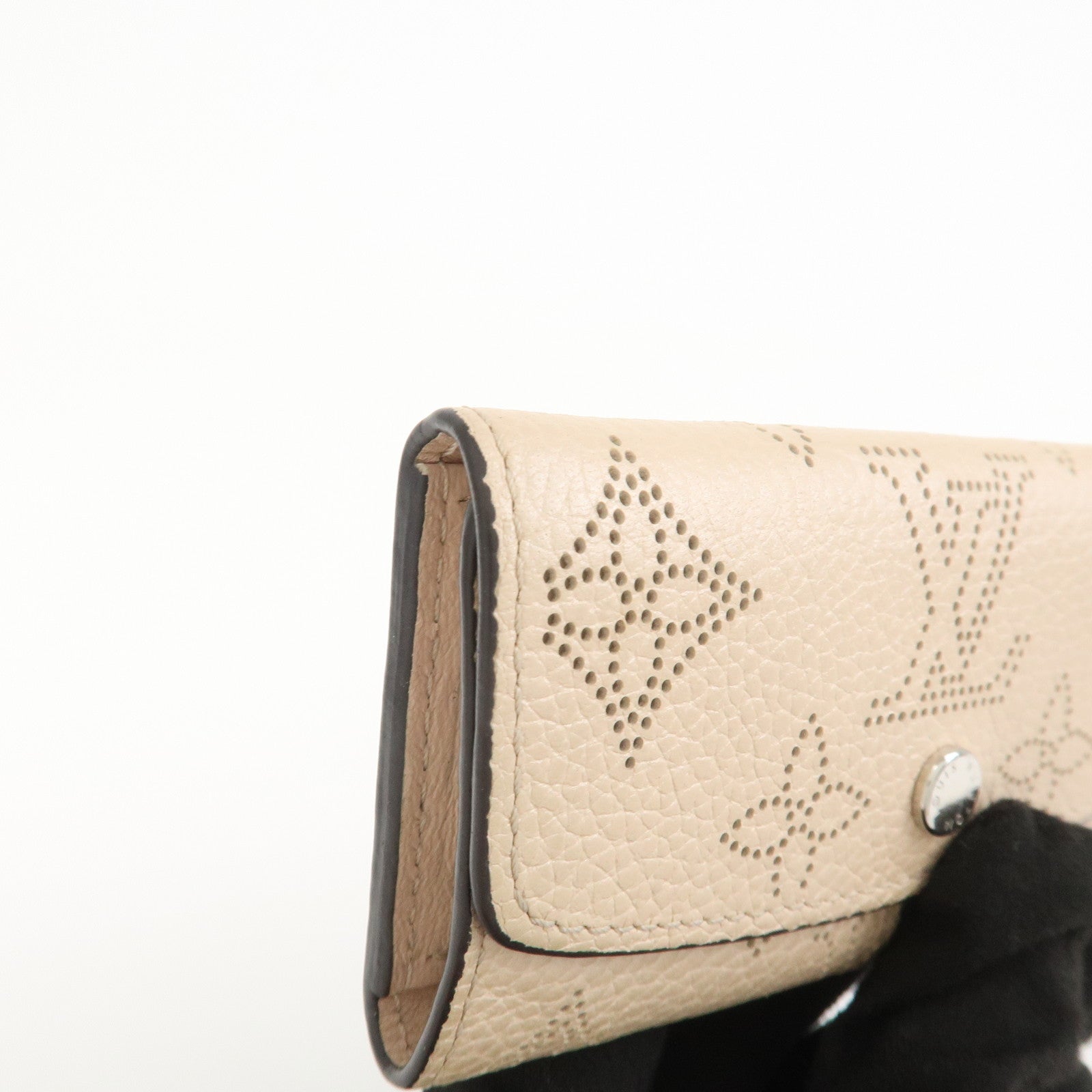 Louis Vuitton Monogram Mahina Multiclés 4 Key Case Magnolia M64056