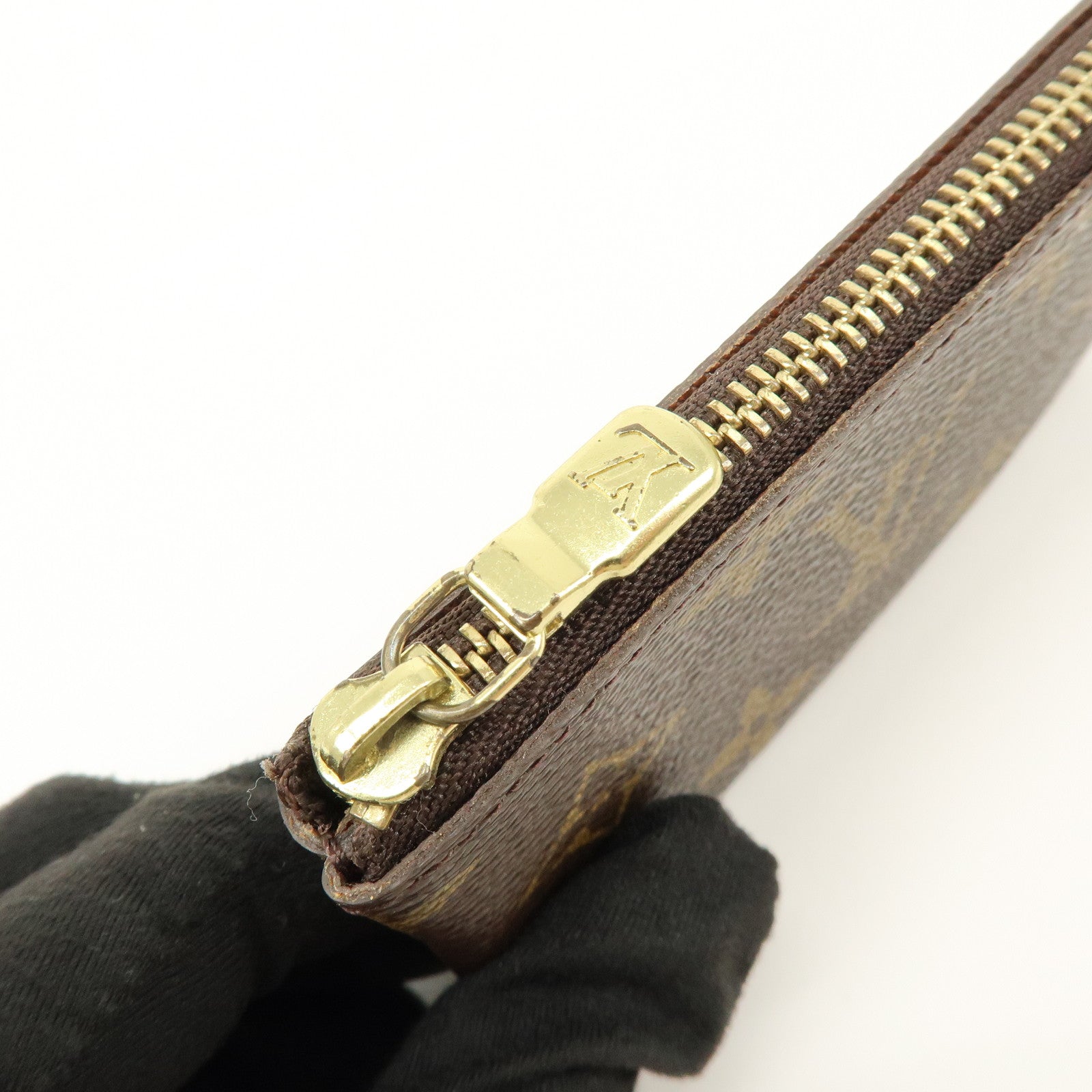 Louis Vuitton Monogram Pochette Cles Coin Case Key Case M62650