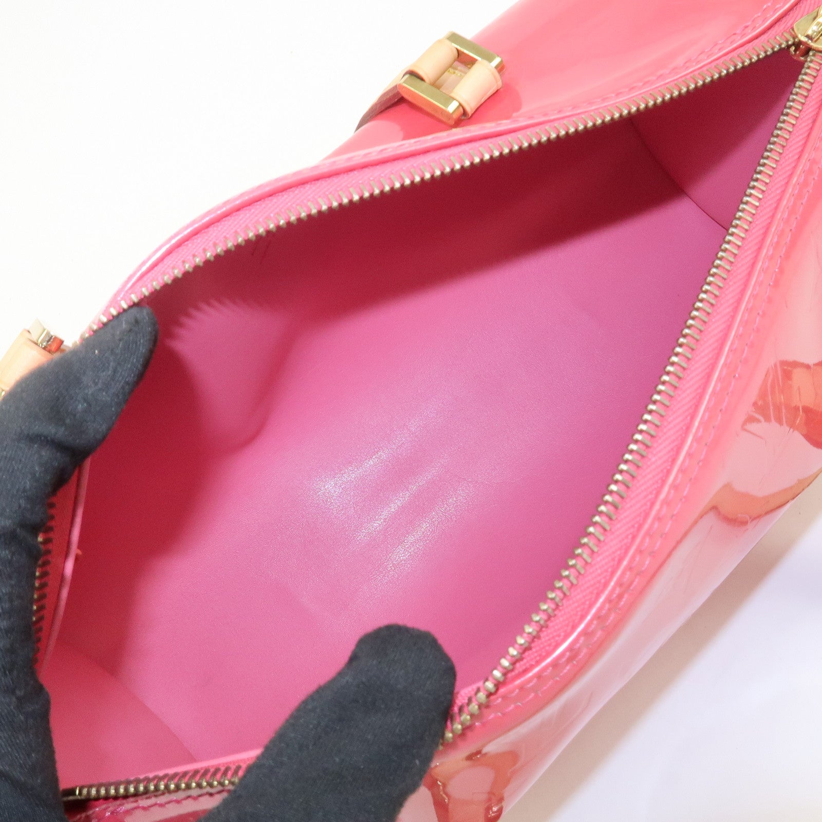 Louis Vuitton Monogram Vernis Bedford Hand Bag Framboise M9133F