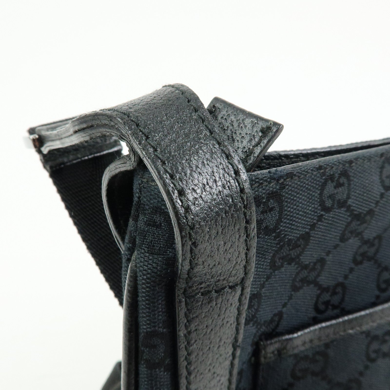 GUCCI GG Canvas Leather Shoulder Bag Crossbody Bag Black 122793
