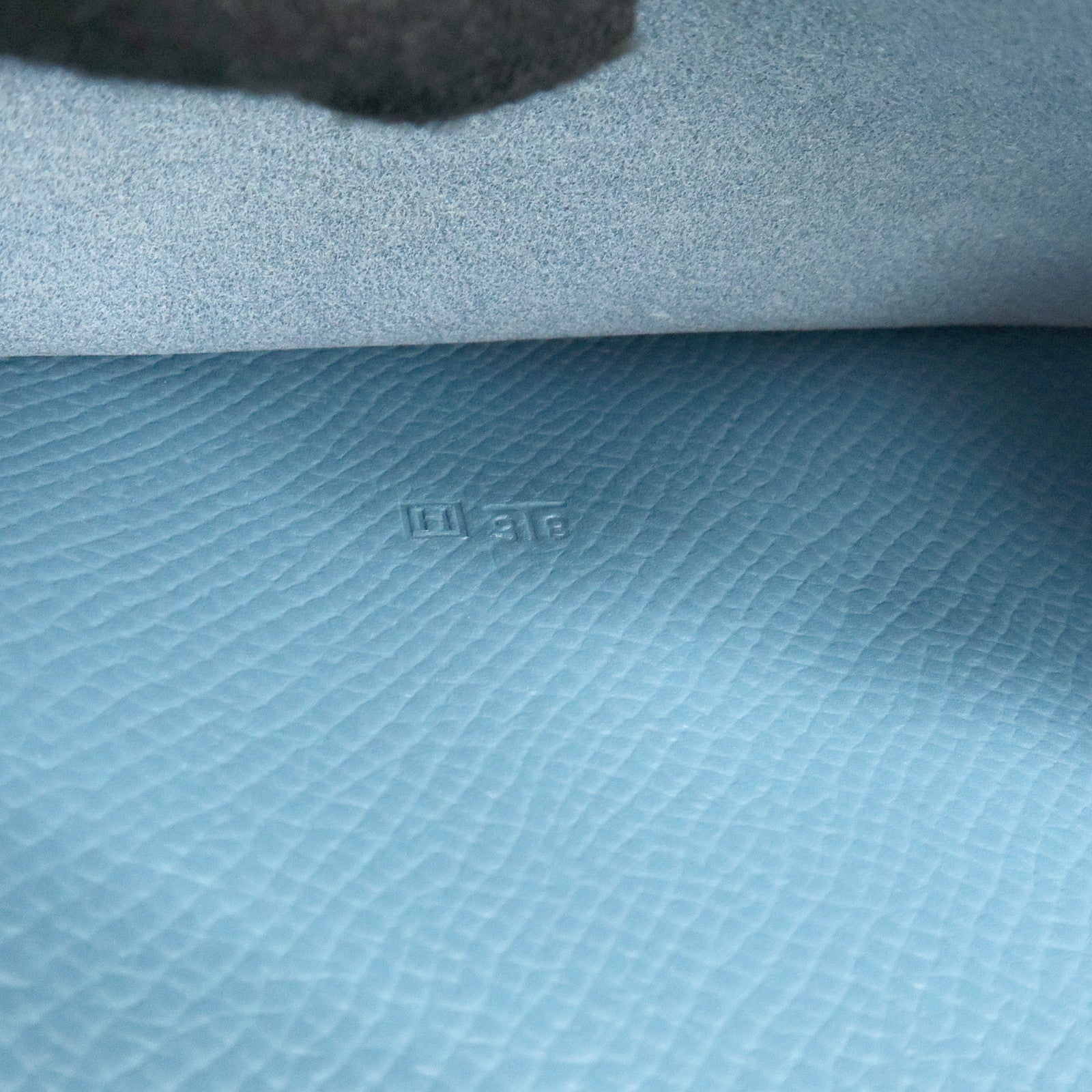 HERMES Globe Trotter Veau Epsom Planner Cover □H Stamped Blue Jean