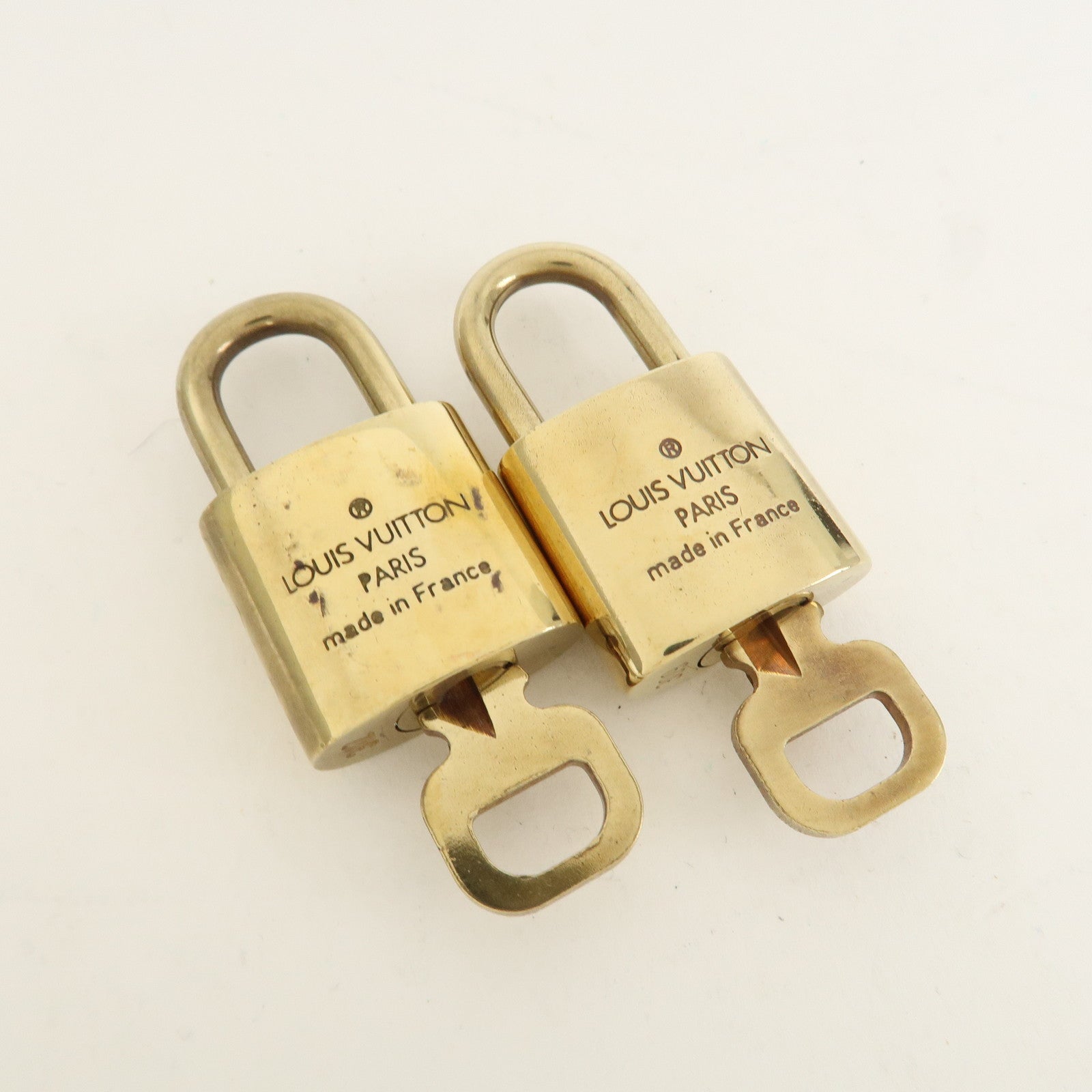 Louis Vuitton Set of 10 Lock & Key Cadena Key Lock Metal Gold Used