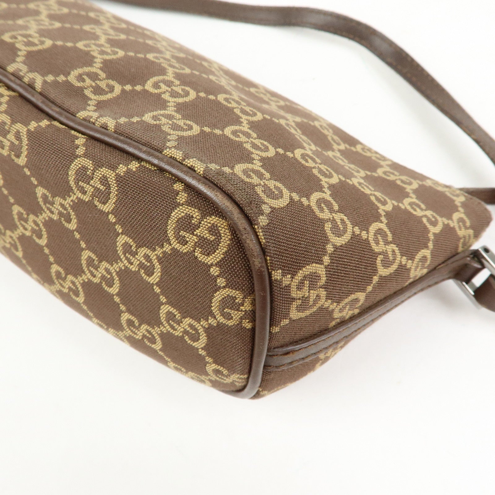 GUCCI Boat Bag GG Canvas Accessory Pouch Hand Bag Brown 039.1103