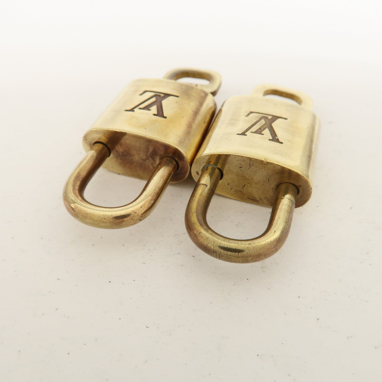 Louis Vuitton Set of 10 Lock & Key Cadena Key Lock Metal Gold Used
