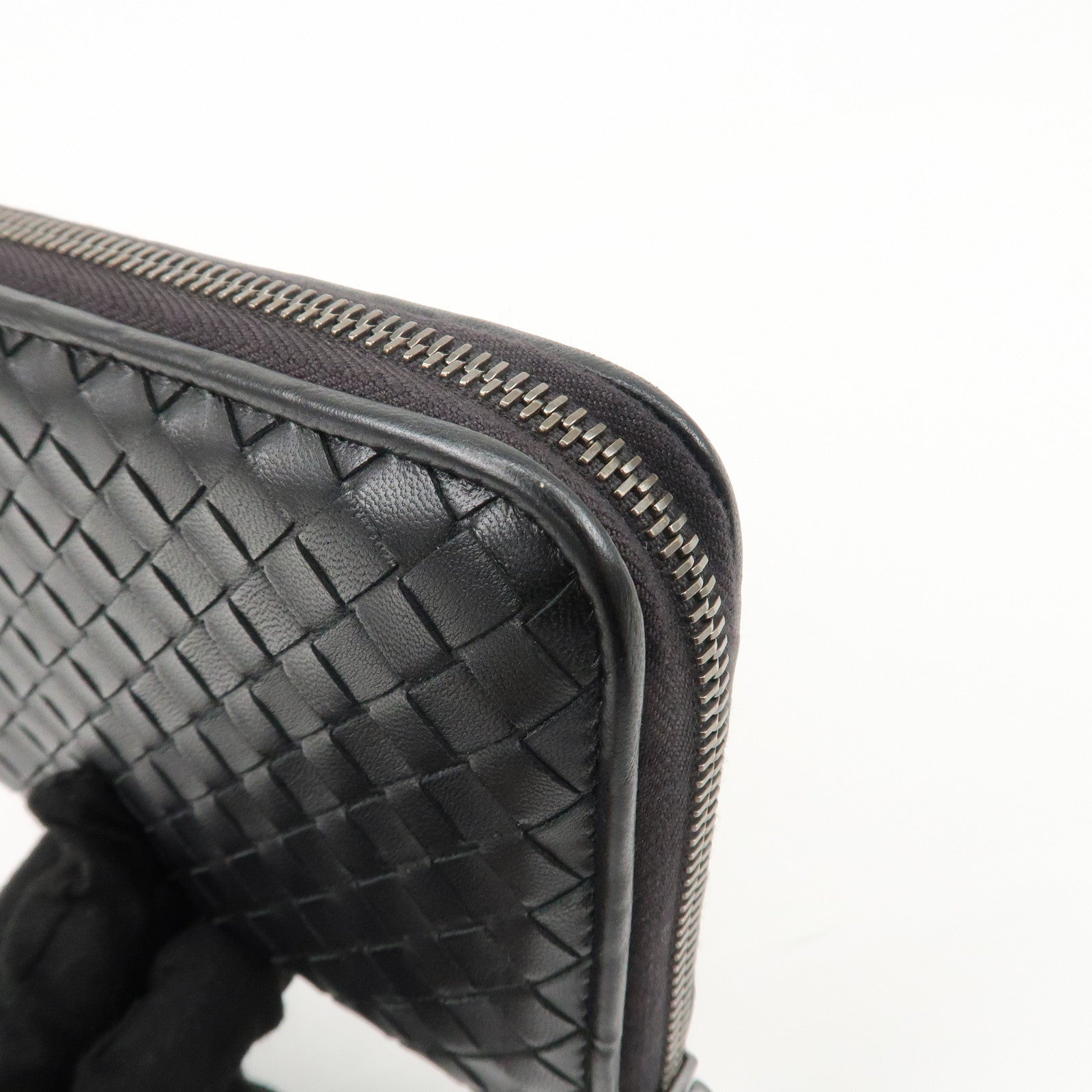 BOTTEGA VENETA Intrecciato Leather Round Zipper Long Wallet 114076 Used