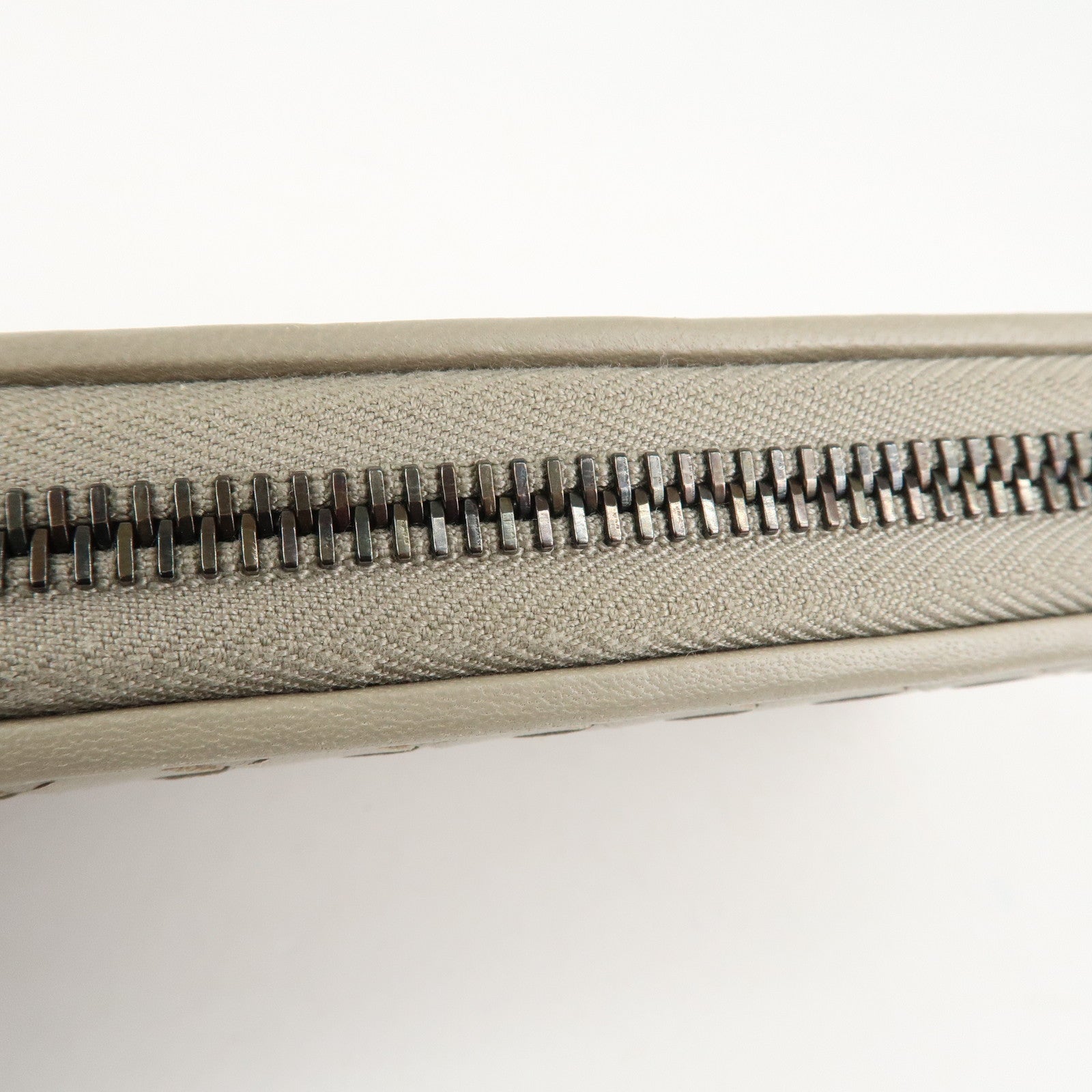 BOTTEGA VENETA Intrecciato Leather Round Zipper Long Wallet Gray Used