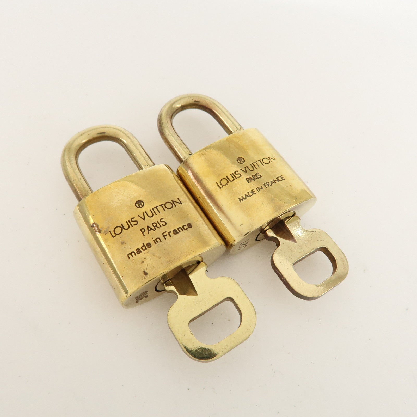 Louis Vuitton Set of 10 Lock & Key Cadena Key Lock Metal Gold Used