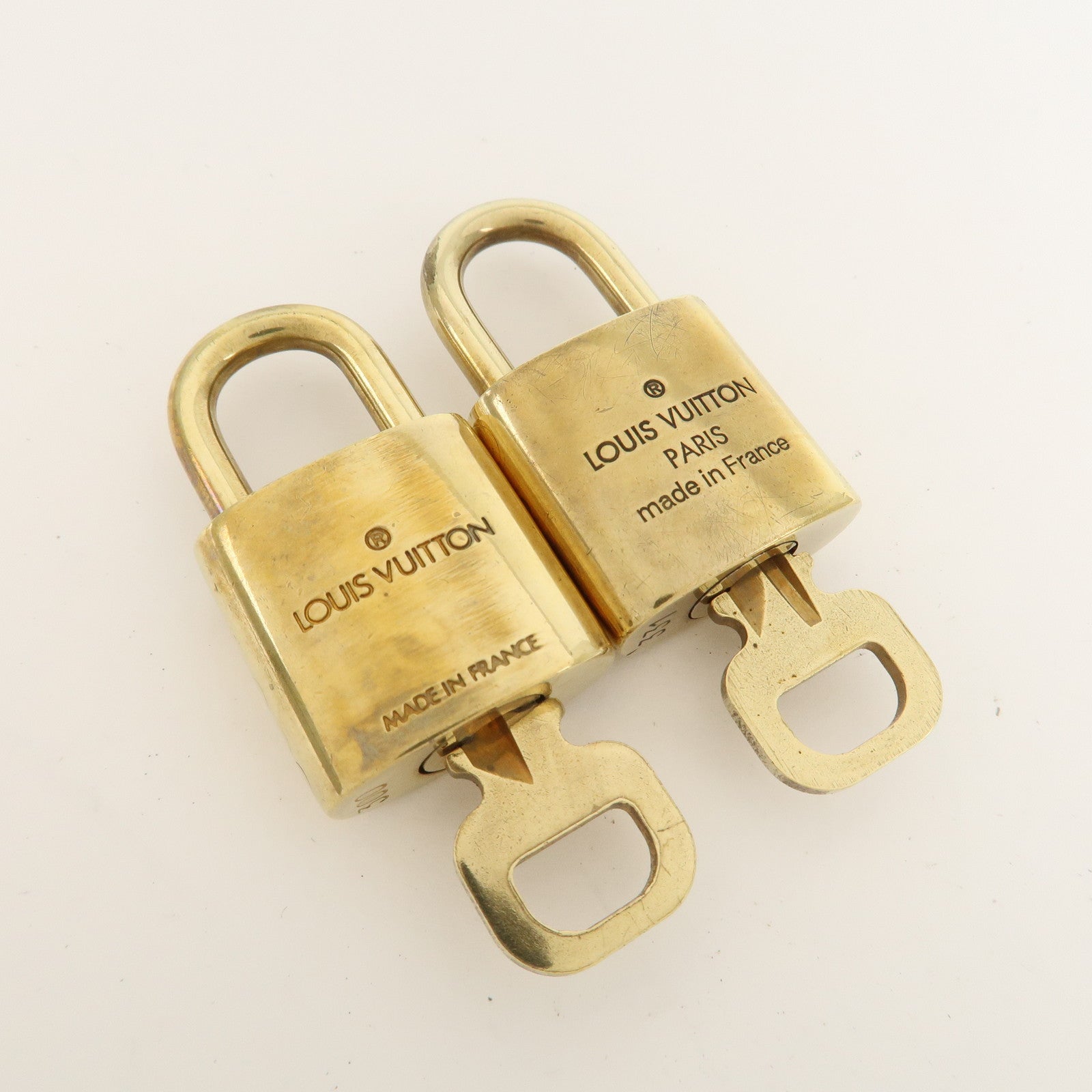 Louis Vuitton Set of 10 Lock & Key Cadena Key Lock Metal Gold Used