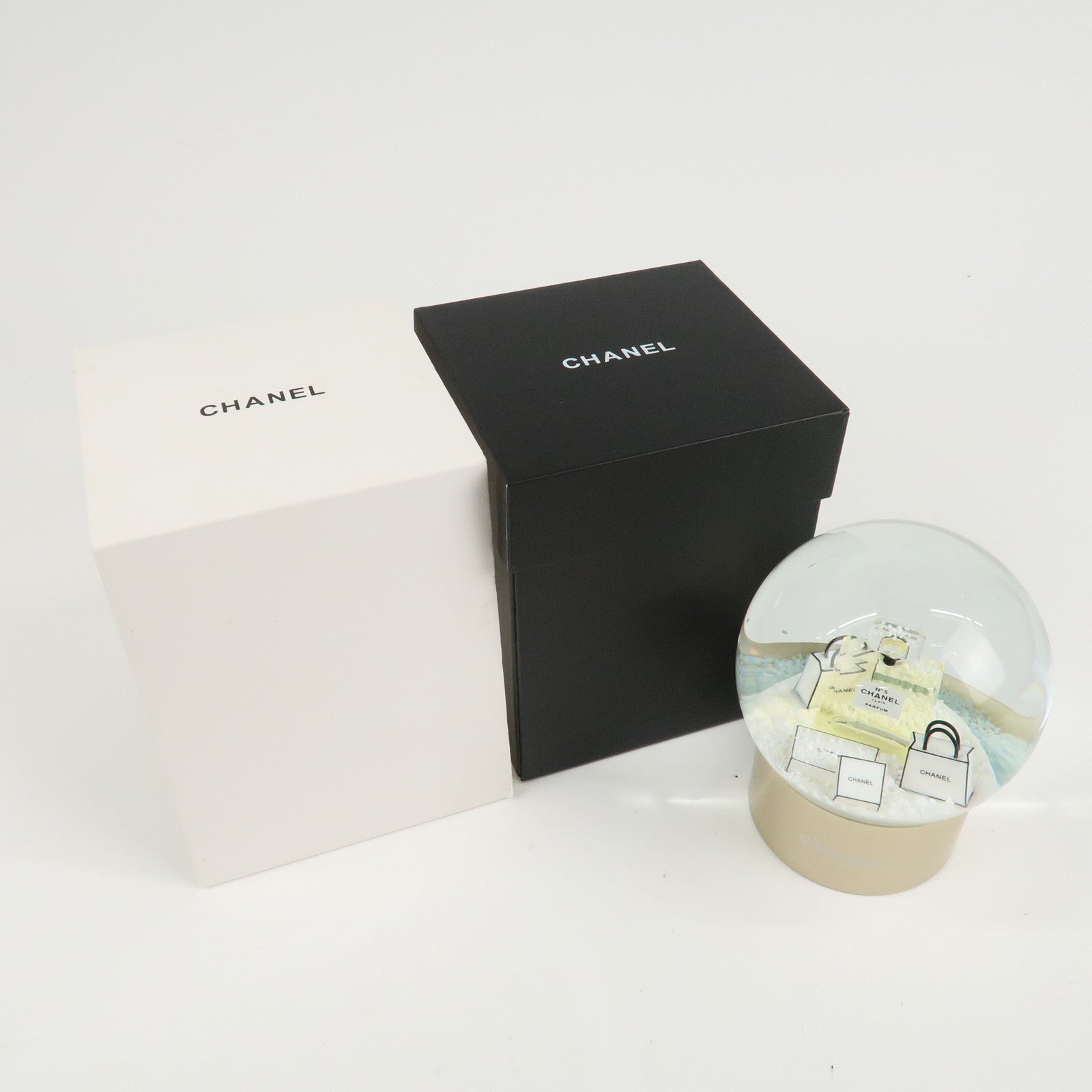 CHANEL No.5 Glass Snow Globe Snow Dome 2015 Novelty White Gold Used