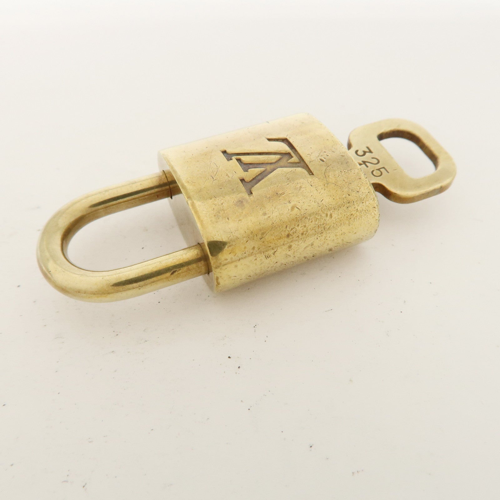 Louis Vuitton Set of 10 Lock & Key Cadena Key Lock Metal Gold Used
