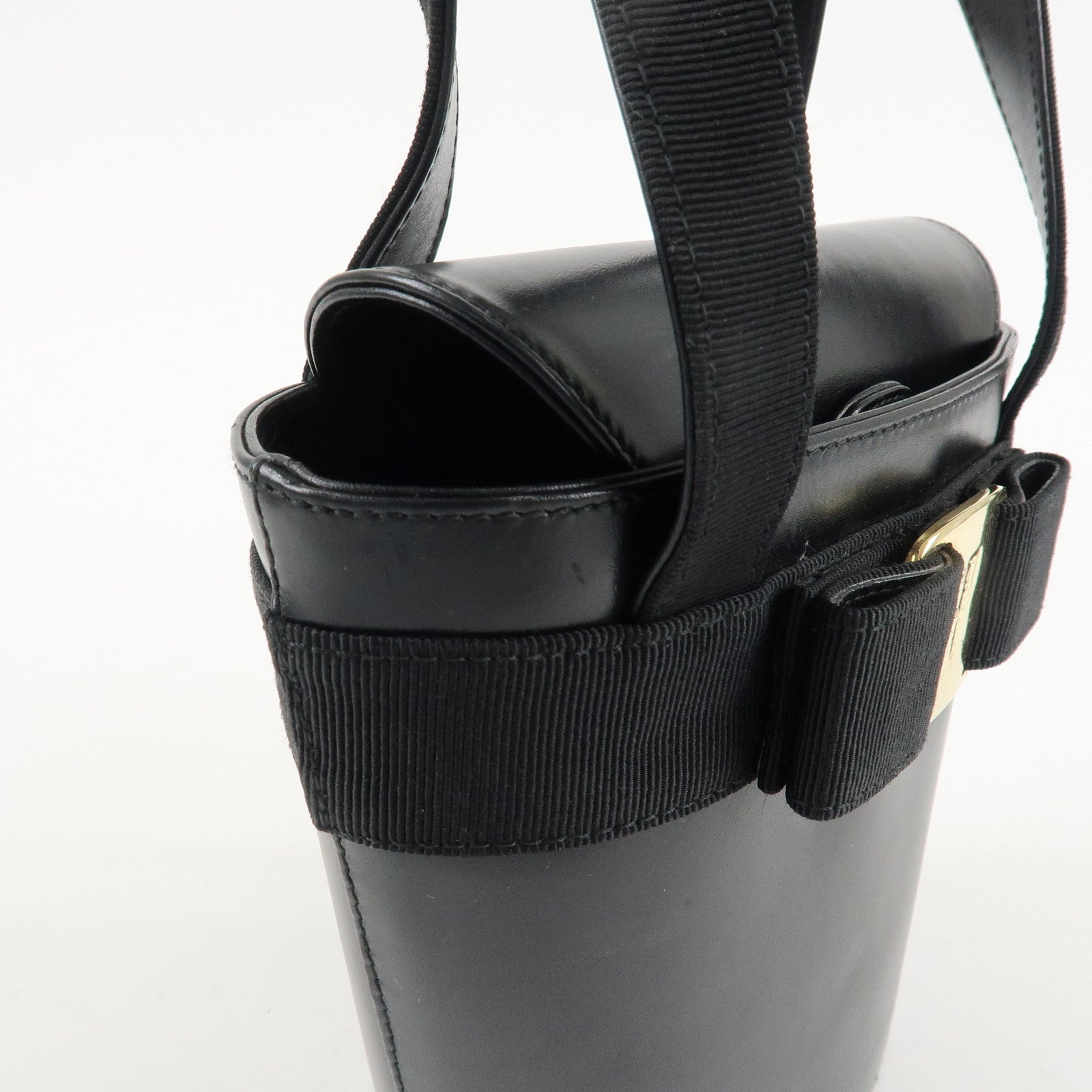 Ferragamo Vara Ribbon Leather Small Hand Bag Black Gold HDW Used