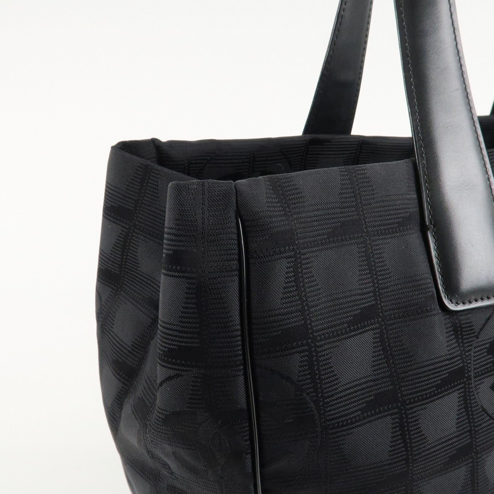 CHANEL New Travel Line Nylon Jacquard Leather Tote Bag MM Black A15991 Used